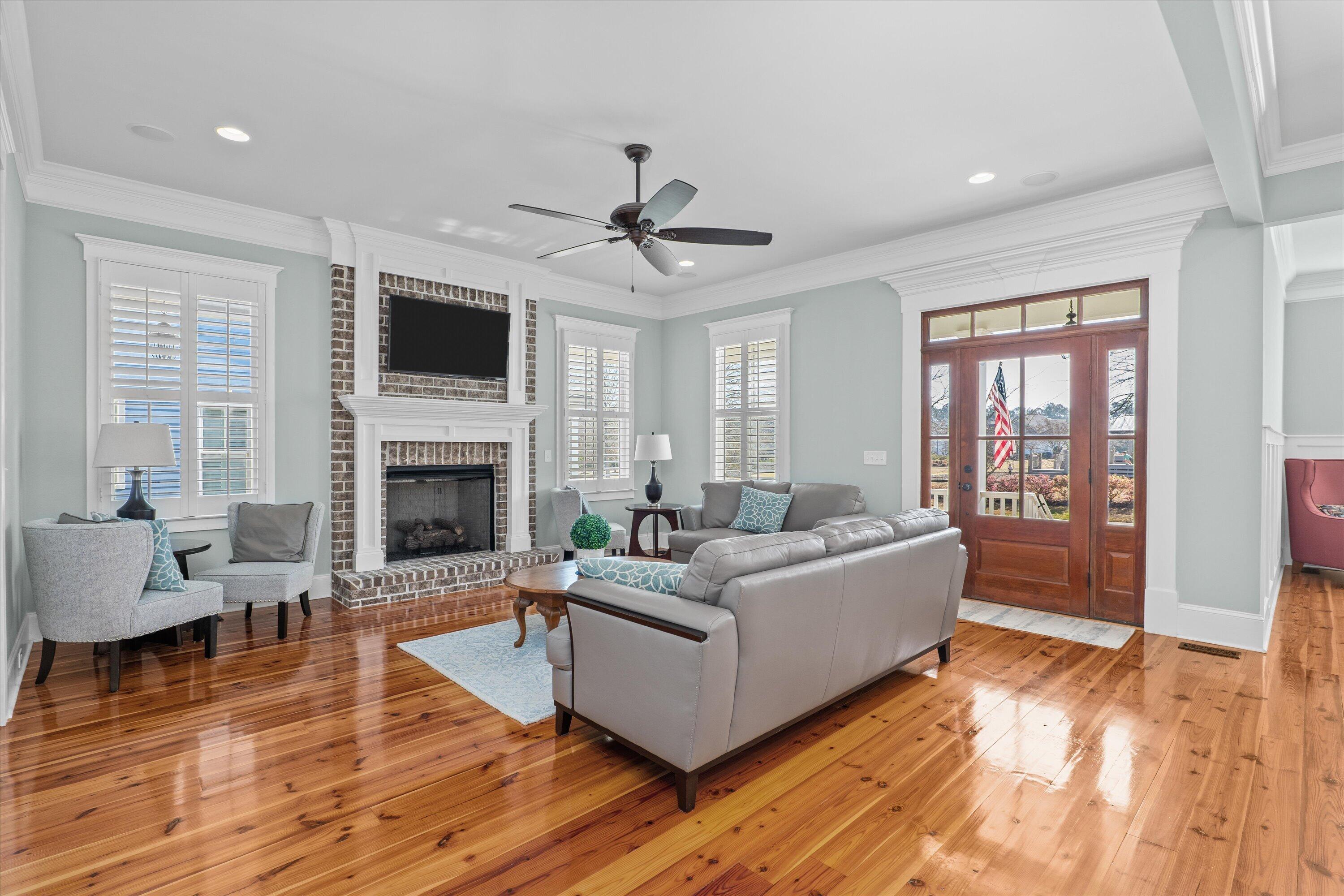 818 Kestrel Drive