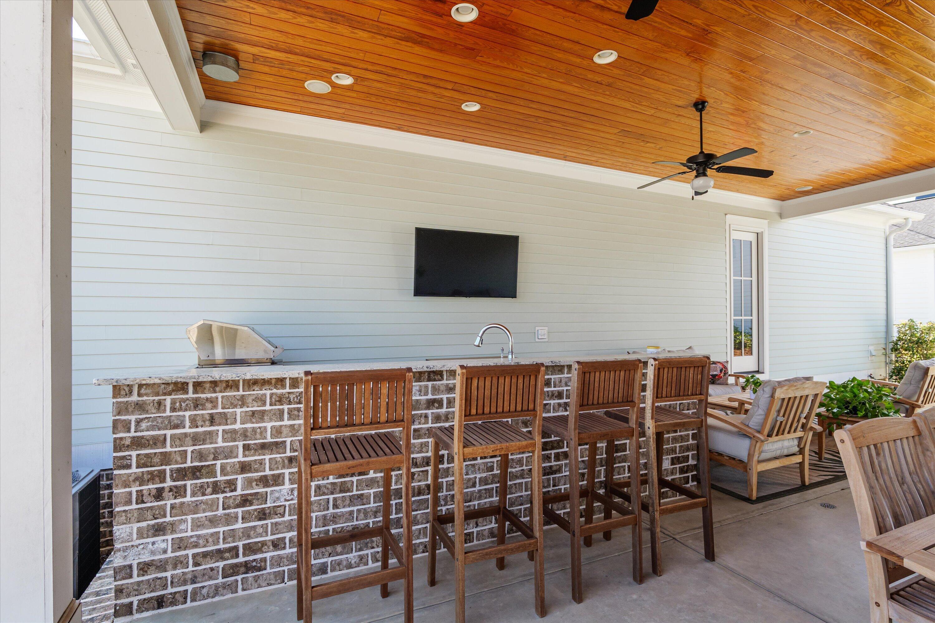 818 Kestrel Drive
