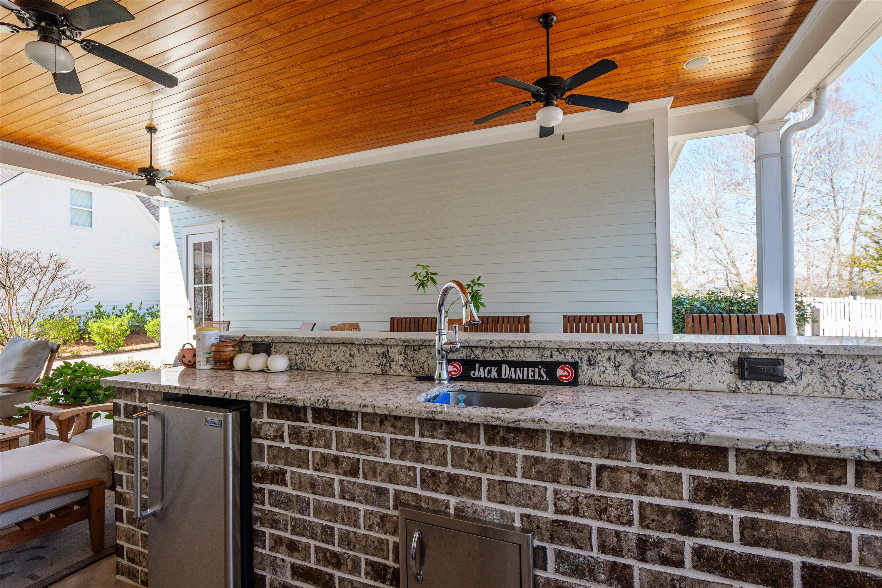 818 Kestrel Drive