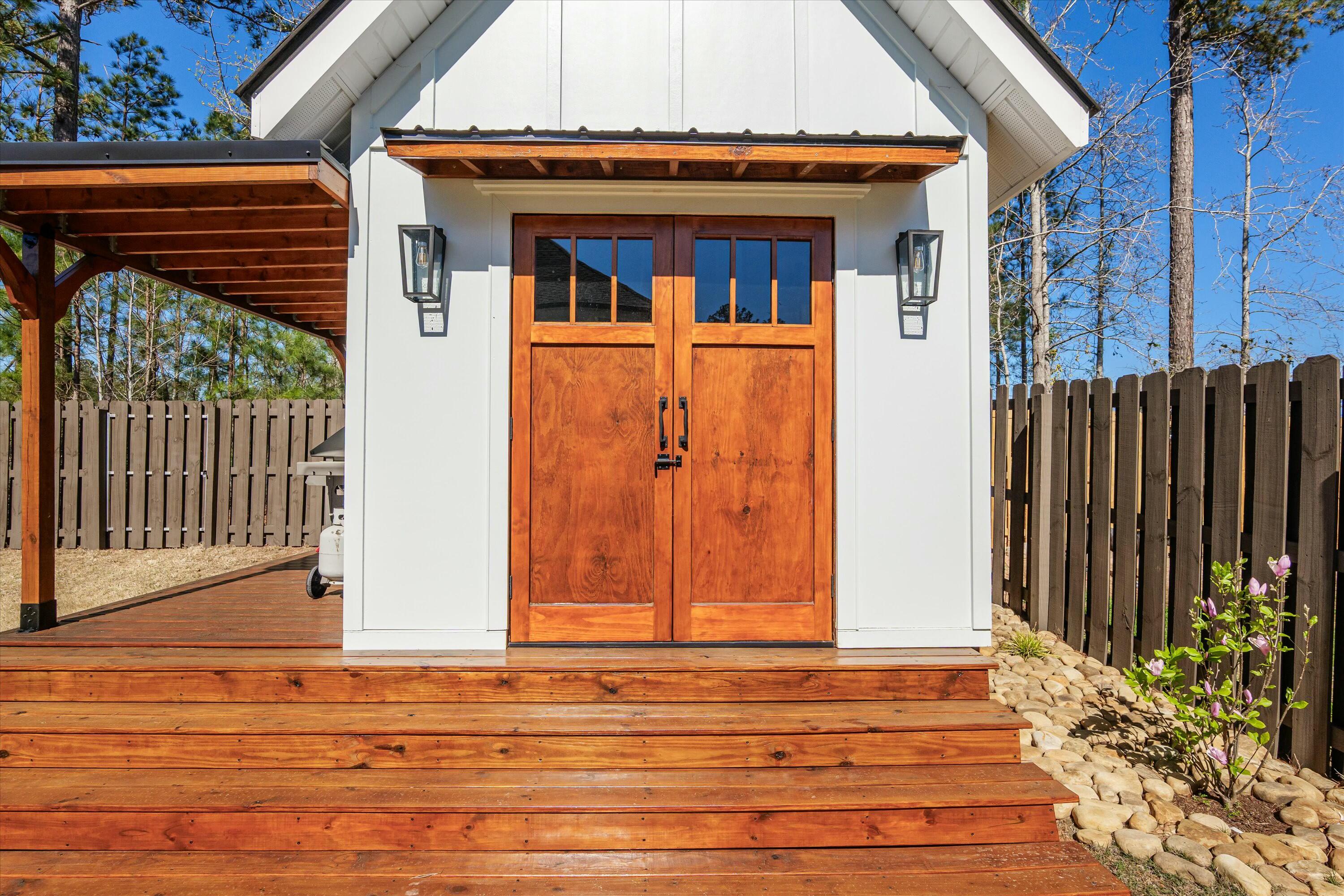 2562 Traverse Trail