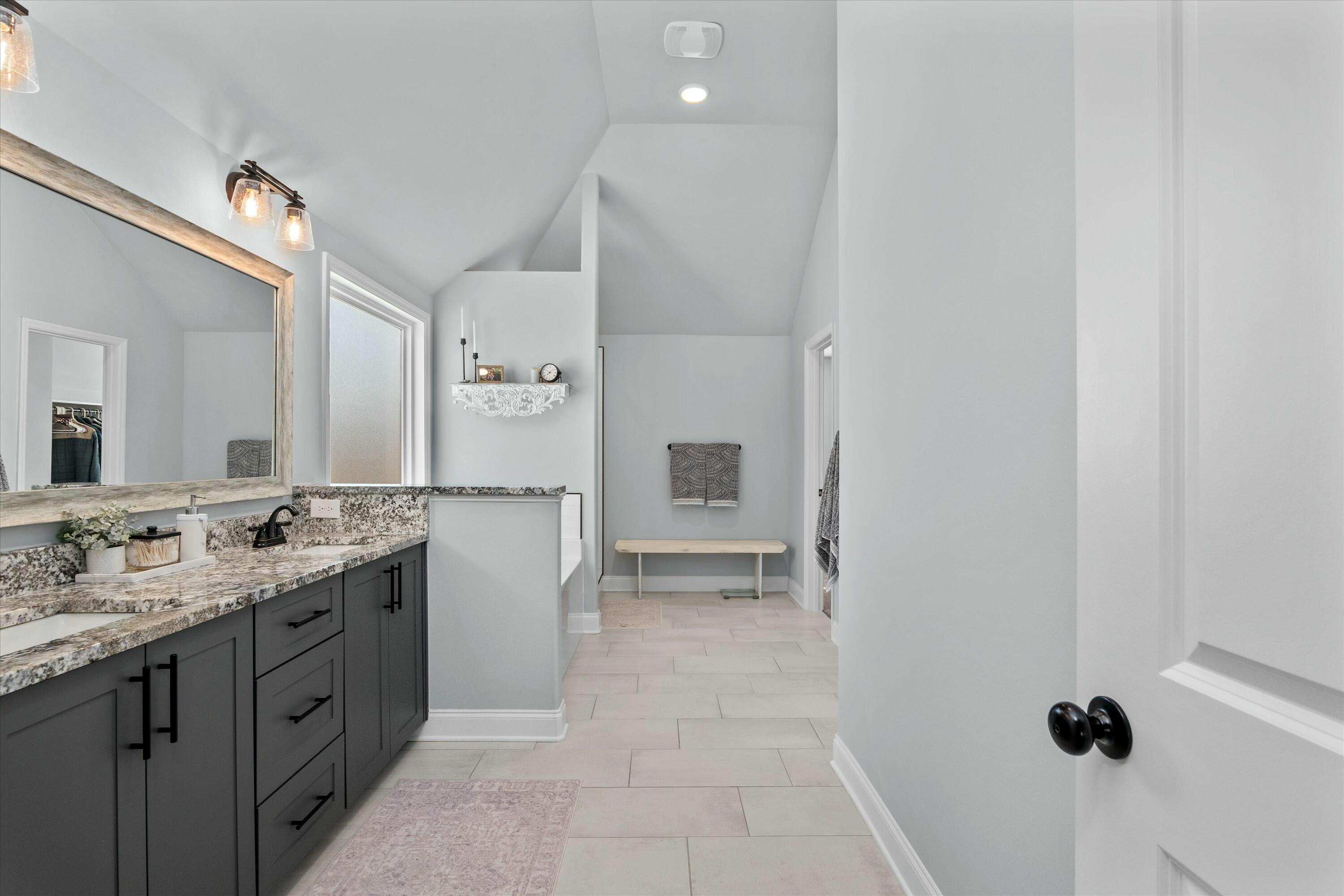 2562 Traverse Trail