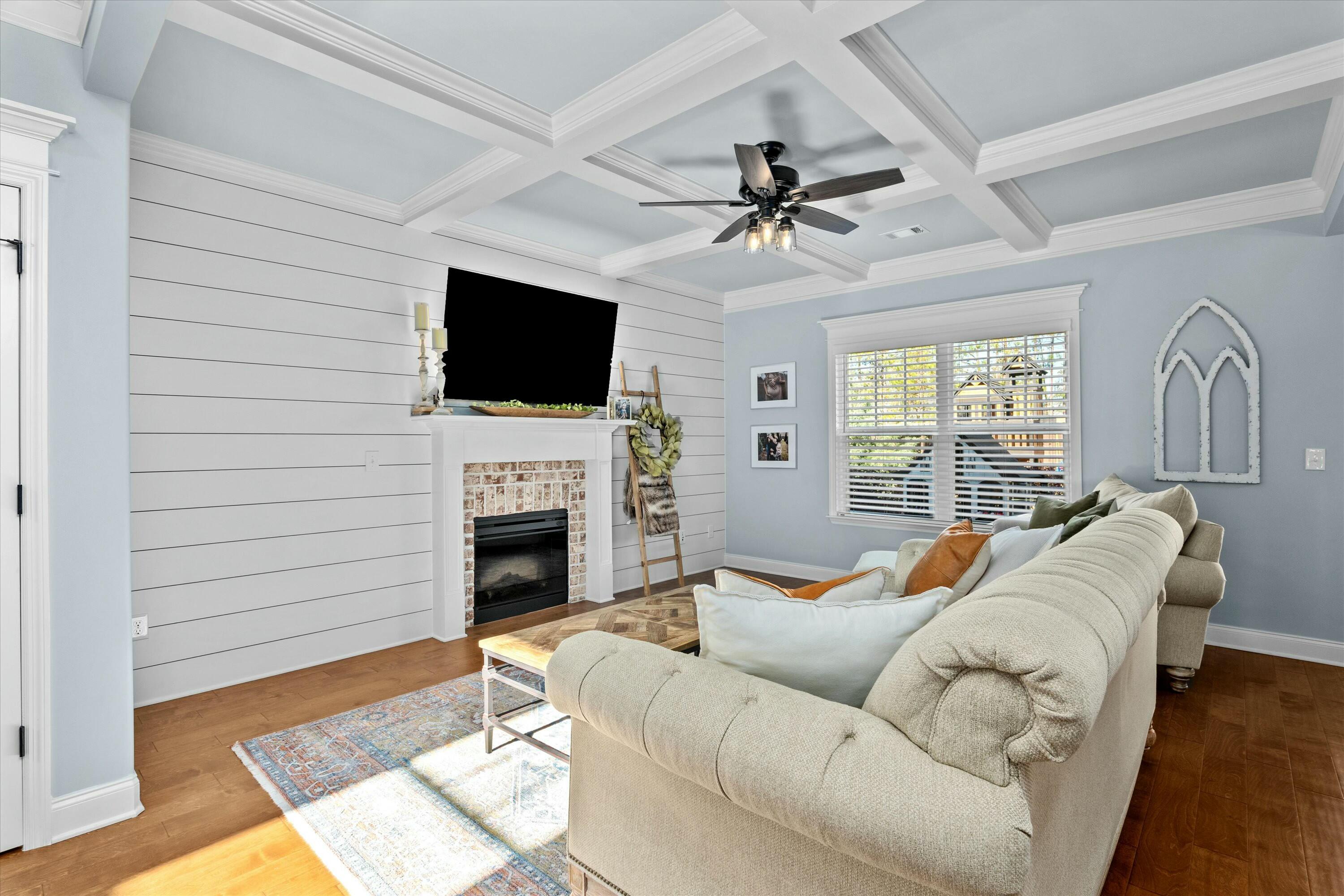 2562 Traverse Trail