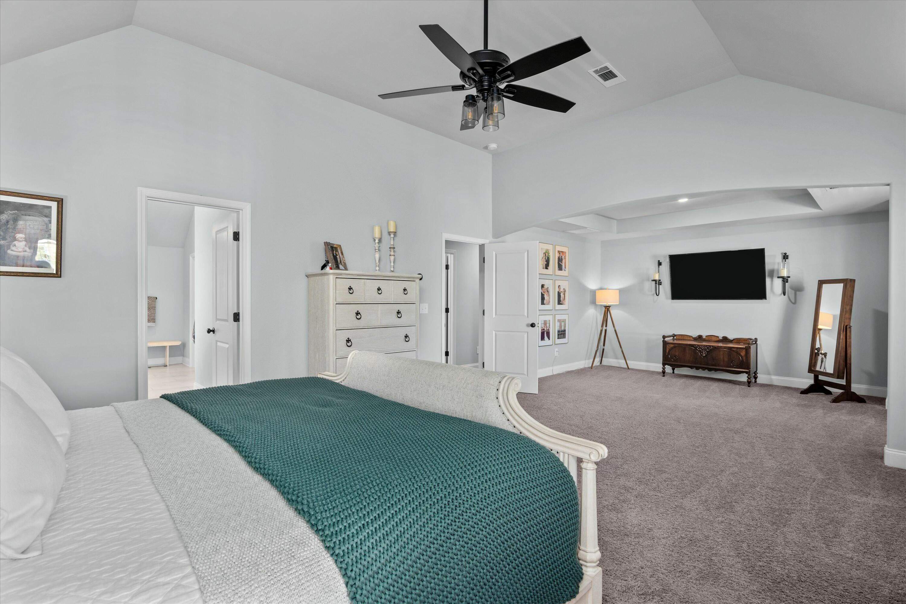 2562 Traverse Trail