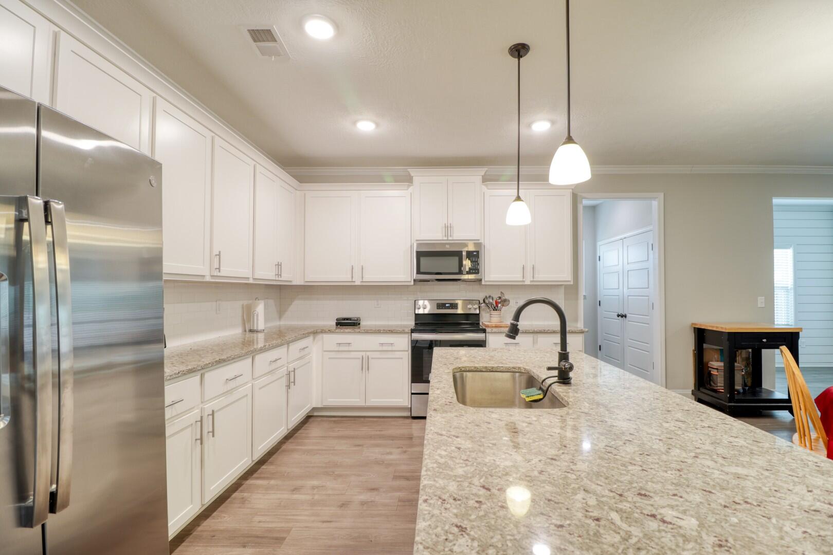 300 Huntley Loop