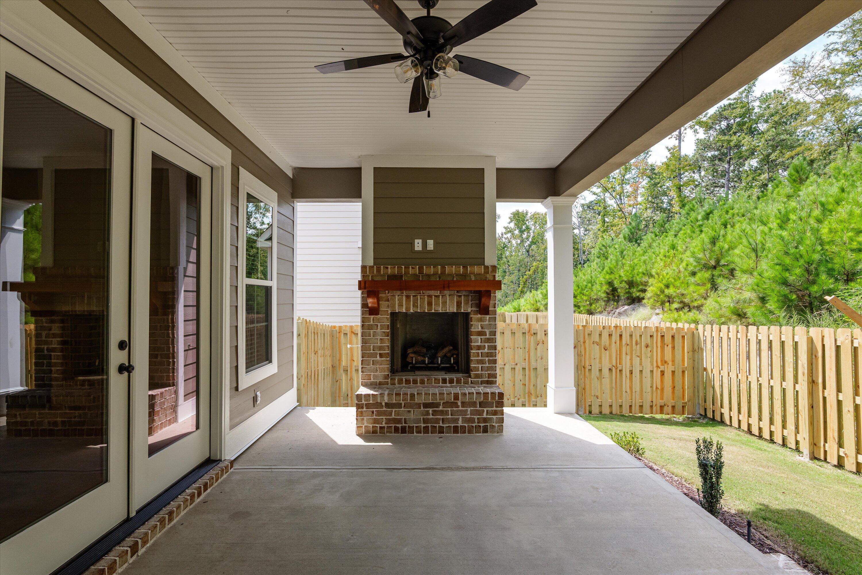 642 River Oaks Lane