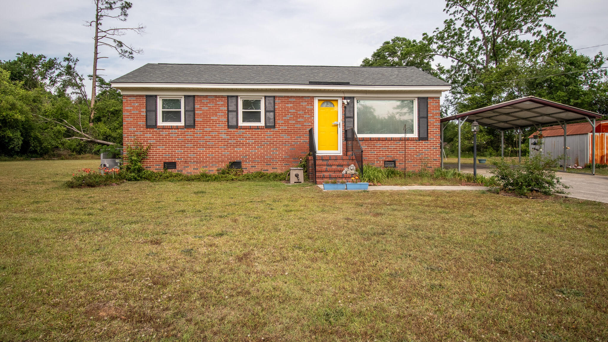 601 Louise Dr.