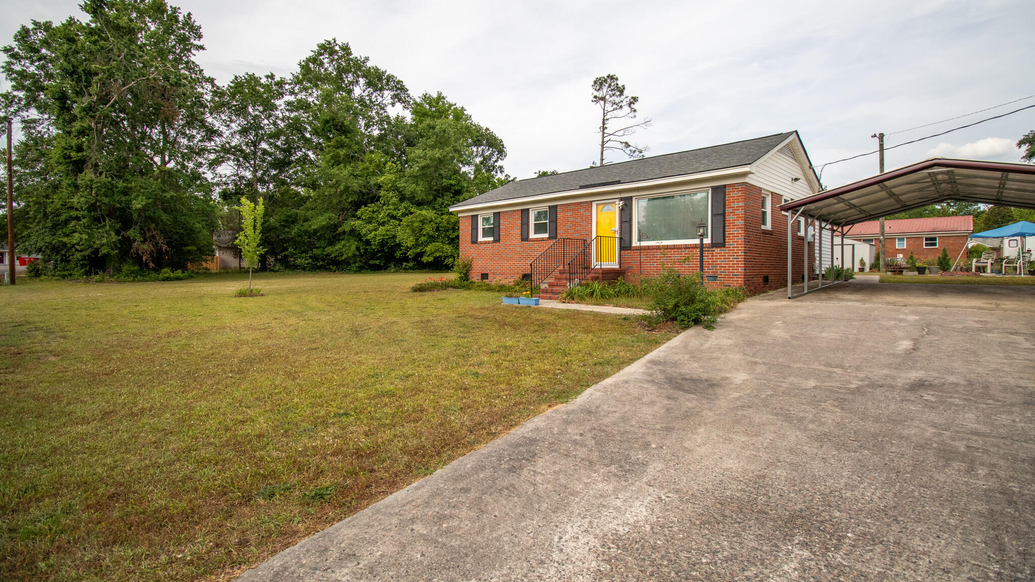 601 Louise Dr.