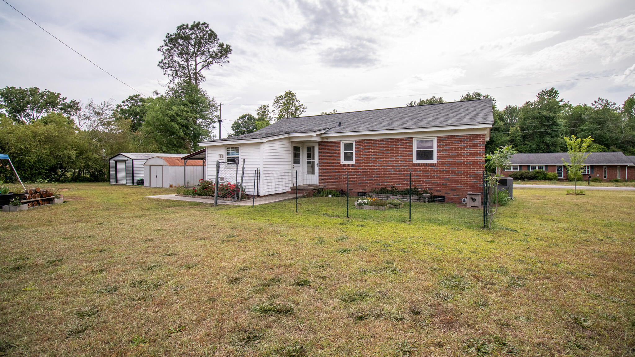 601 Louise Dr.