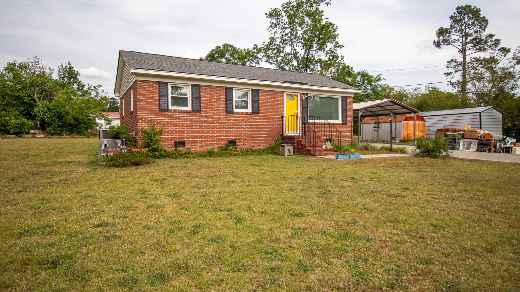 601 Louise Dr.