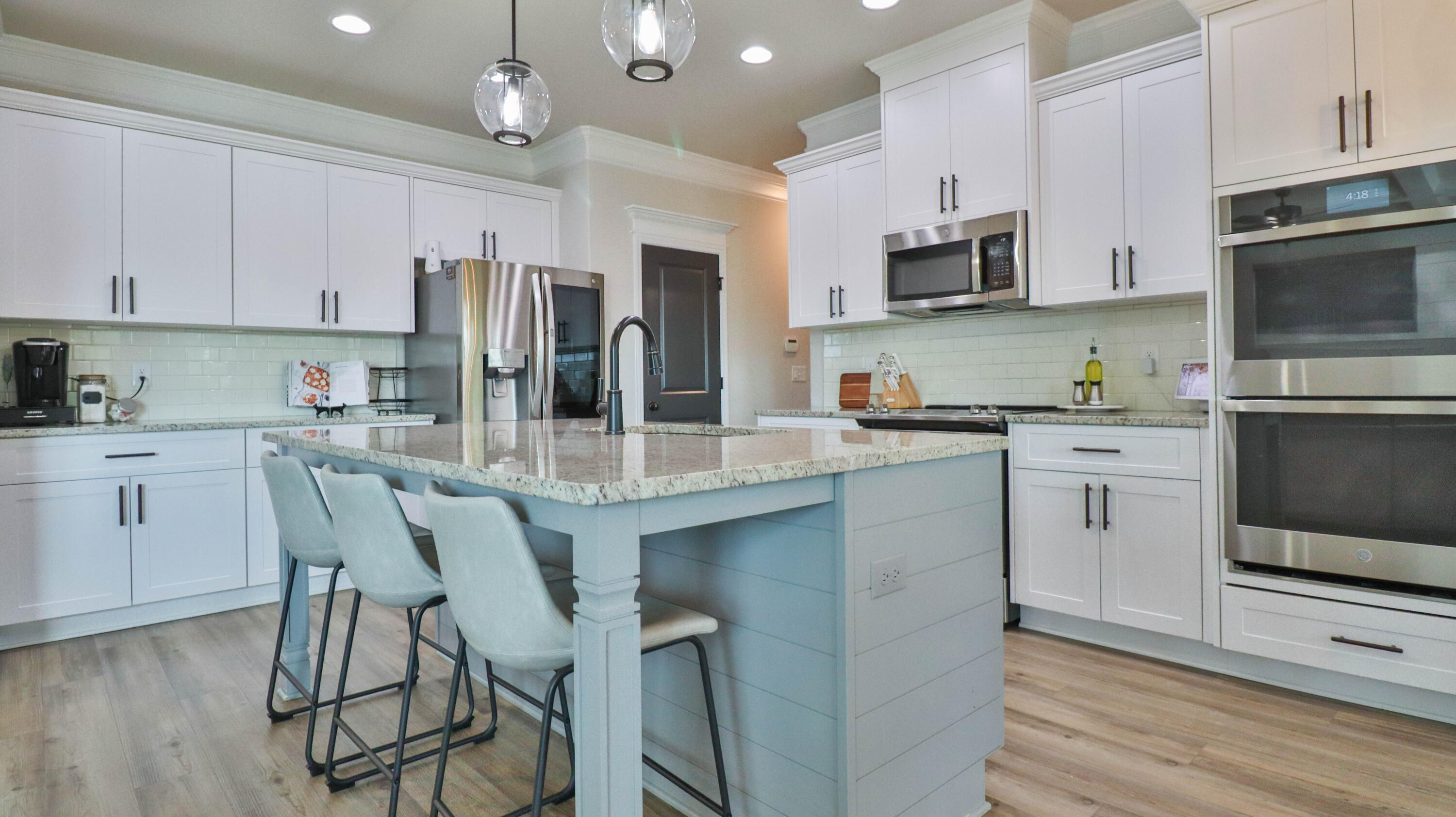 2594 Traverse Trail