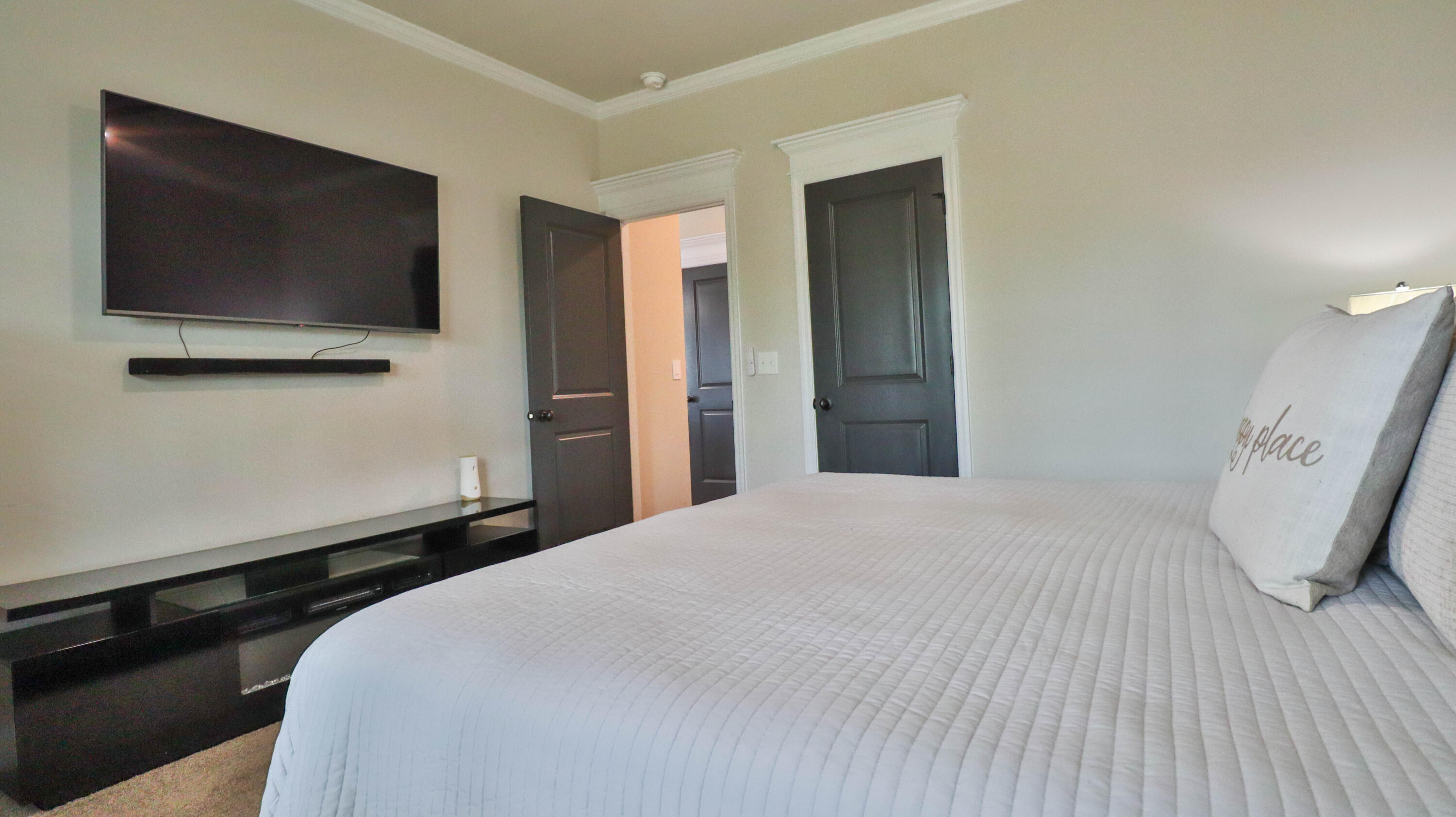 2594 Traverse Trail