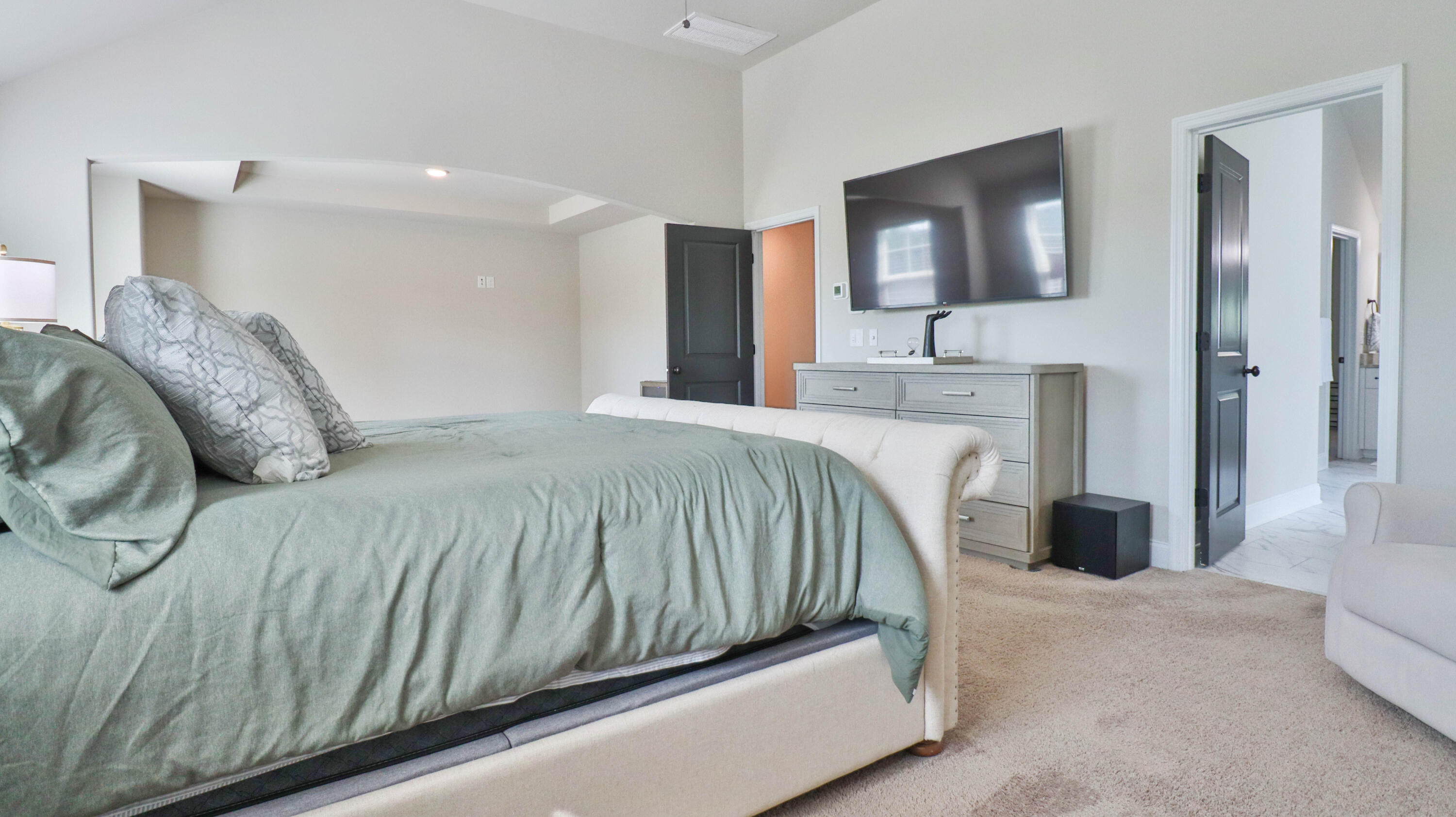 2594 Traverse Trail