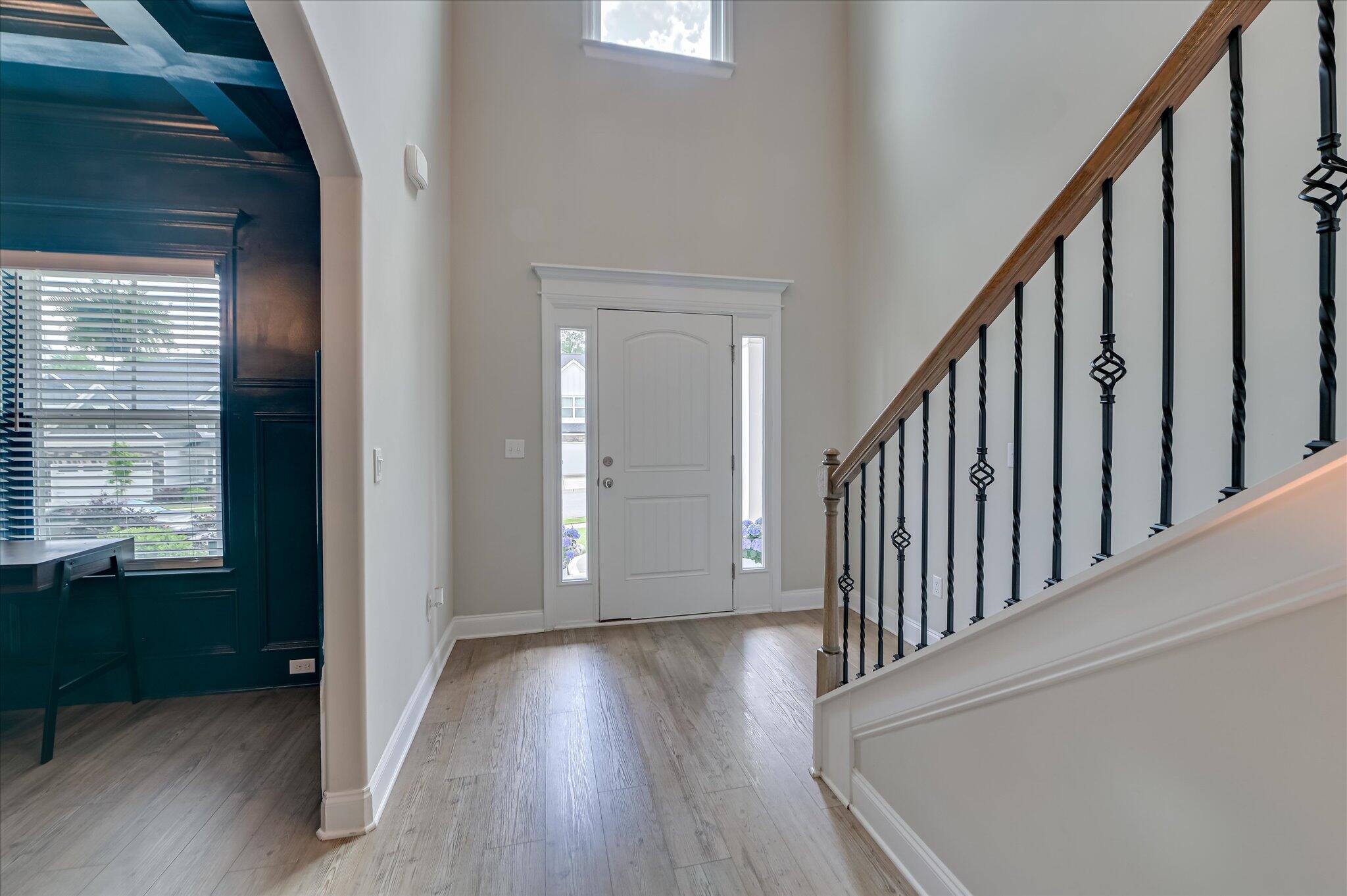 3525 Hilltop Trail