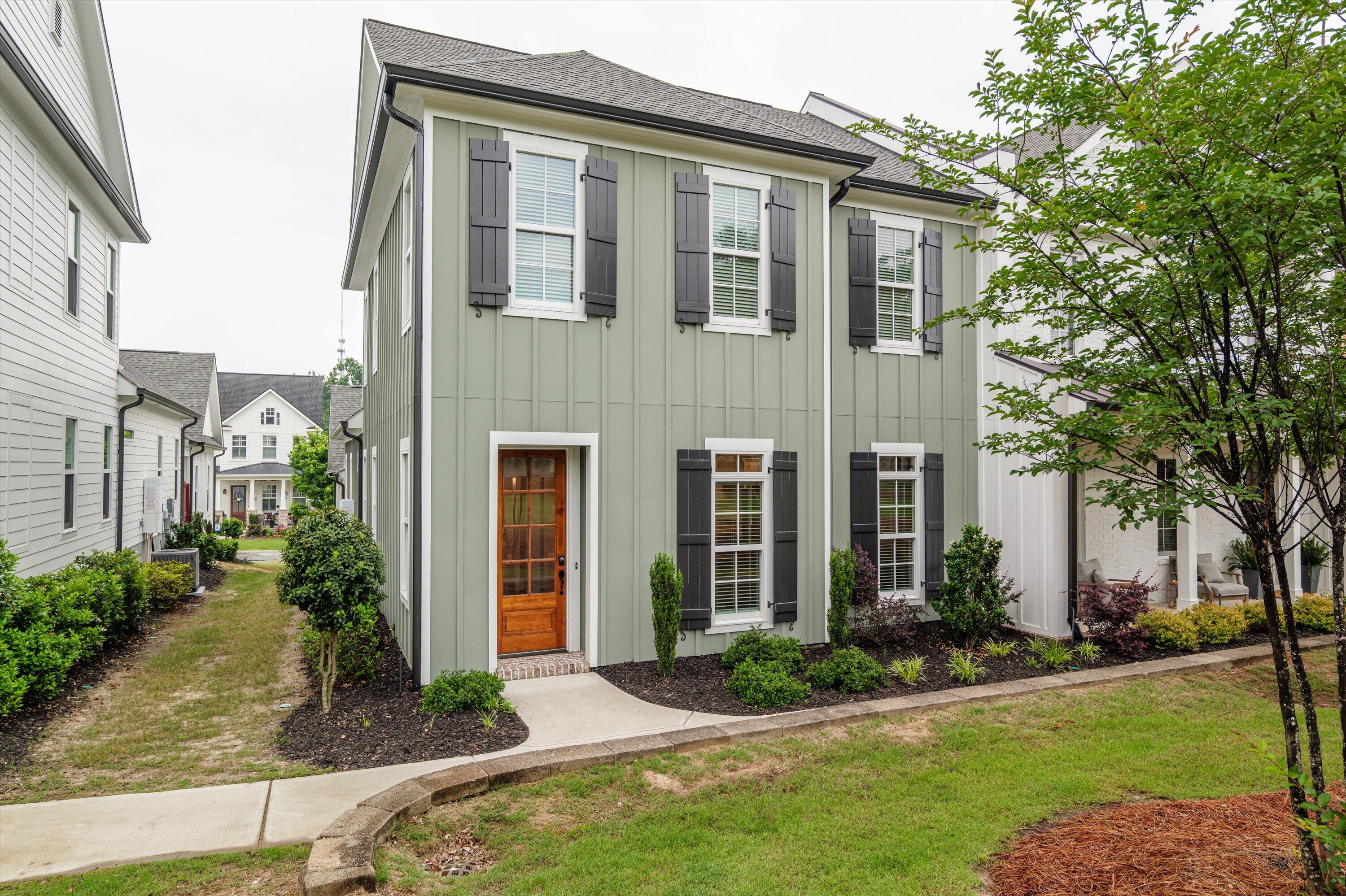 2102 Egret Circle