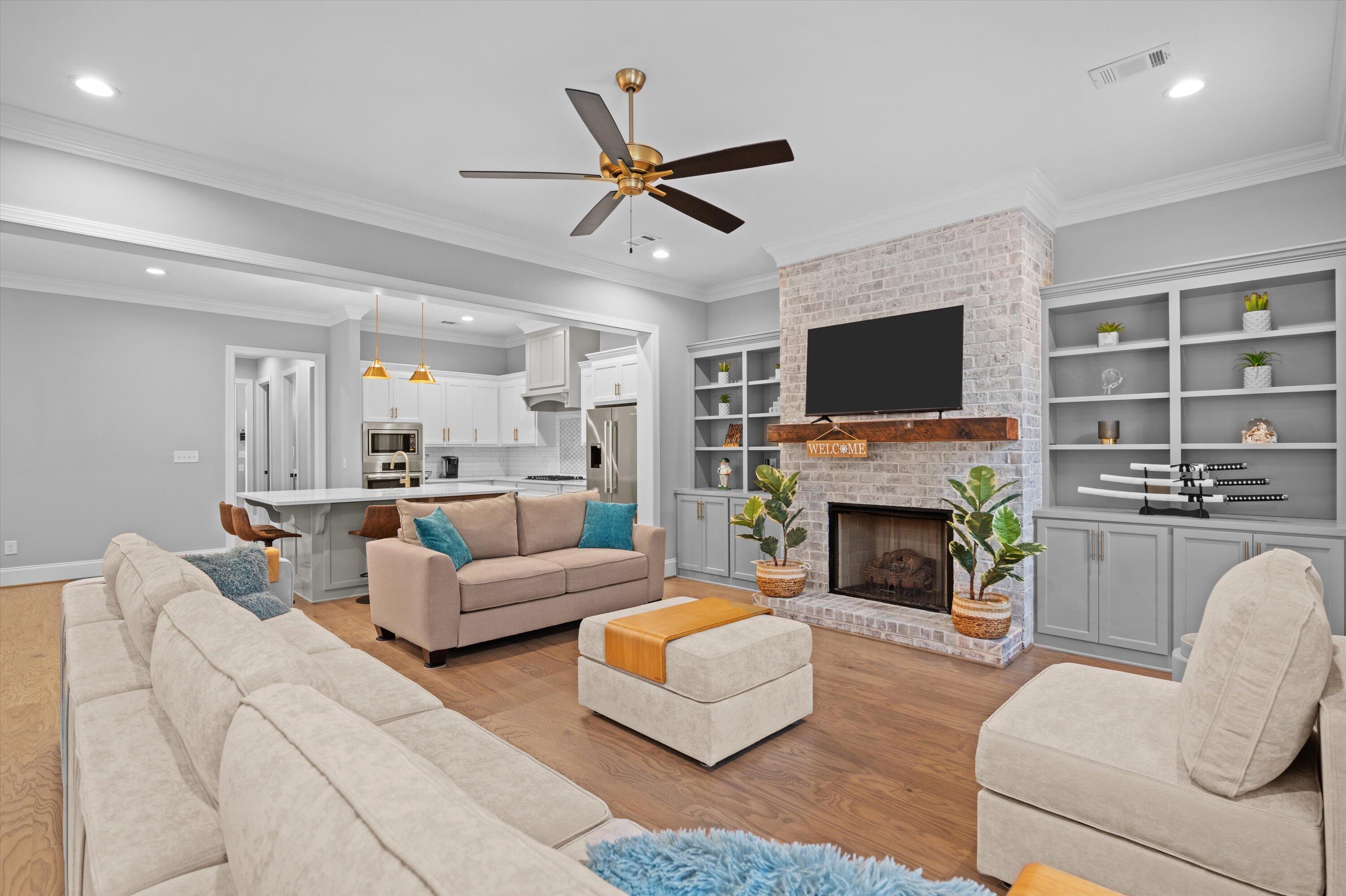 2102 Egret Circle
