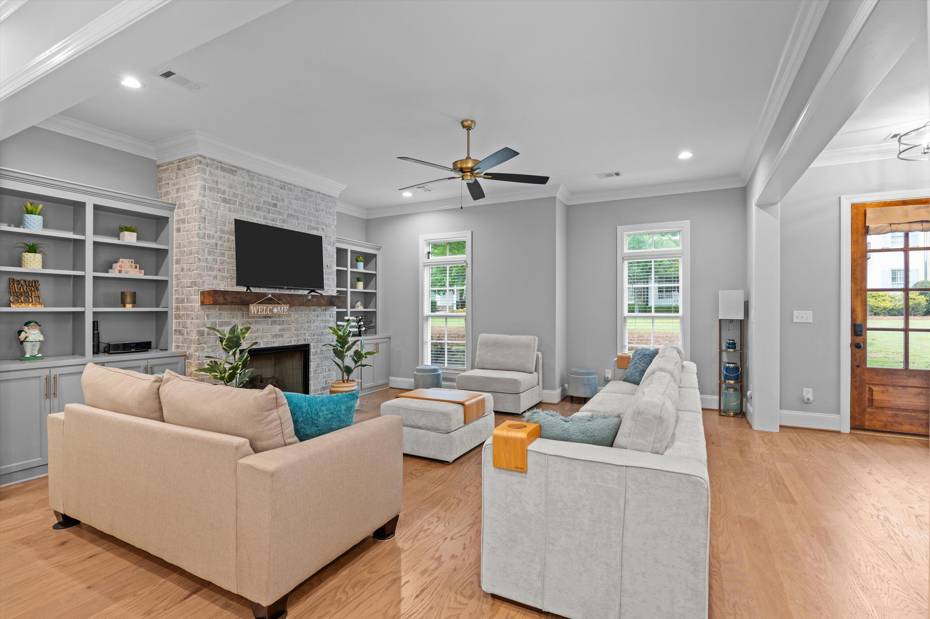 2102 Egret Circle