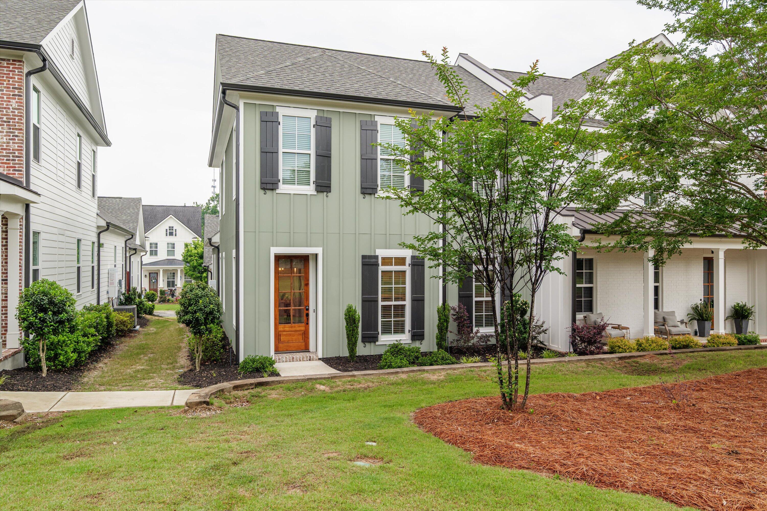 2102 Egret Circle