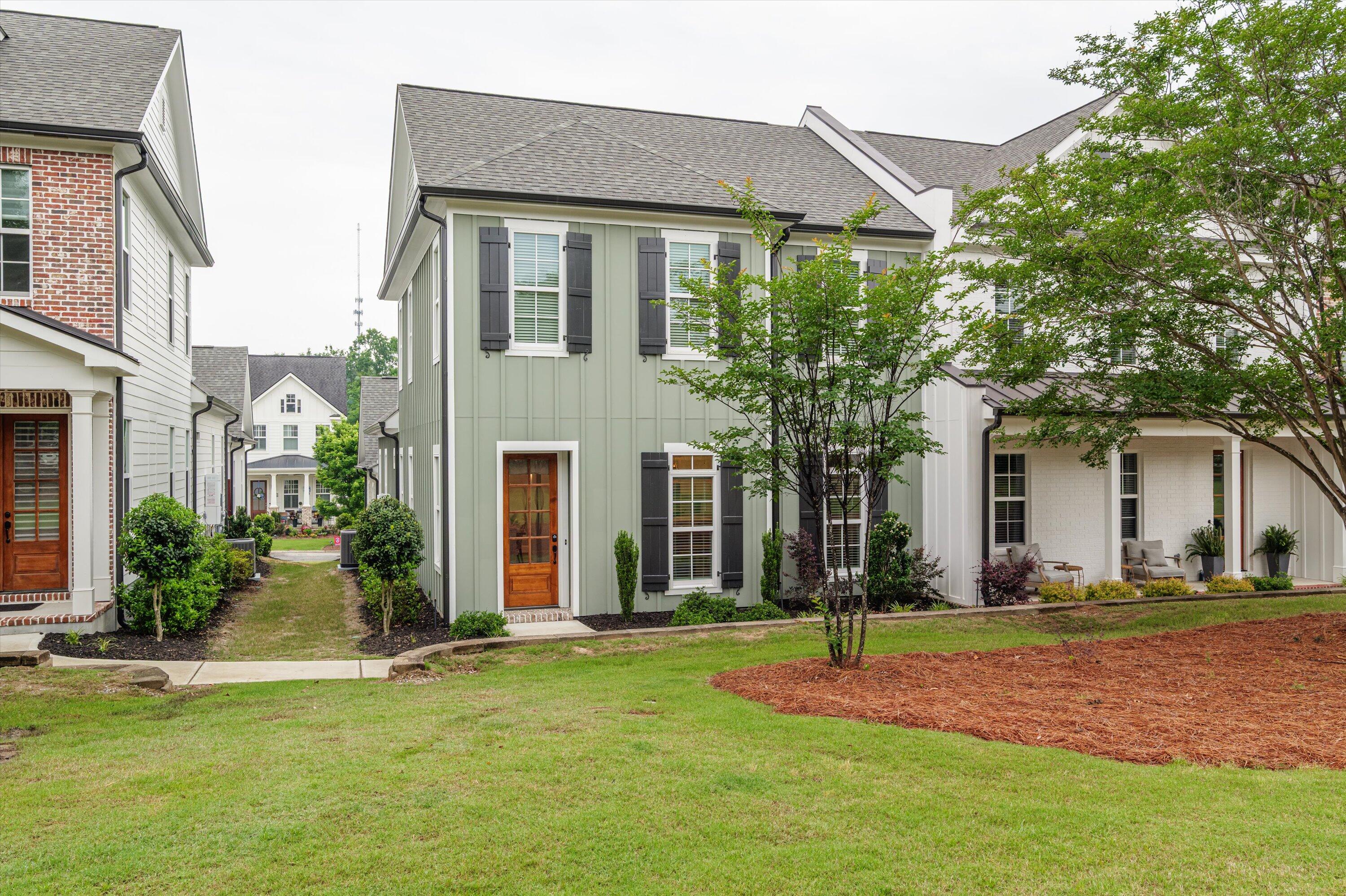 2102 Egret Circle