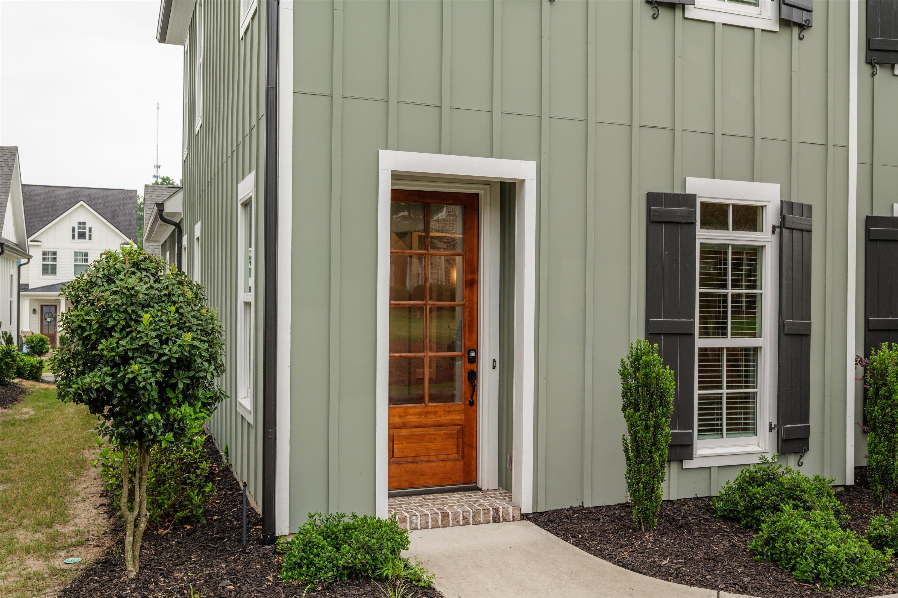 2102 Egret Circle