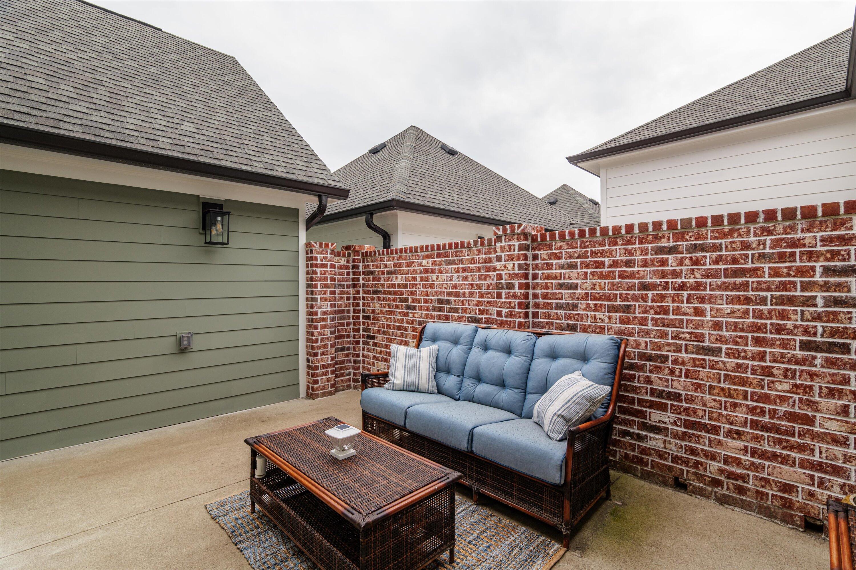 2102 Egret Circle