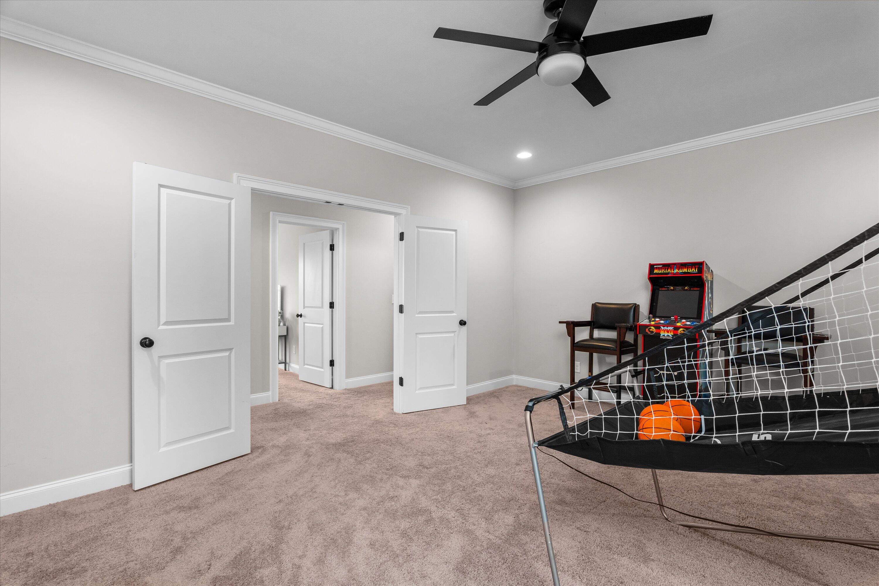 552 River Oaks Lane