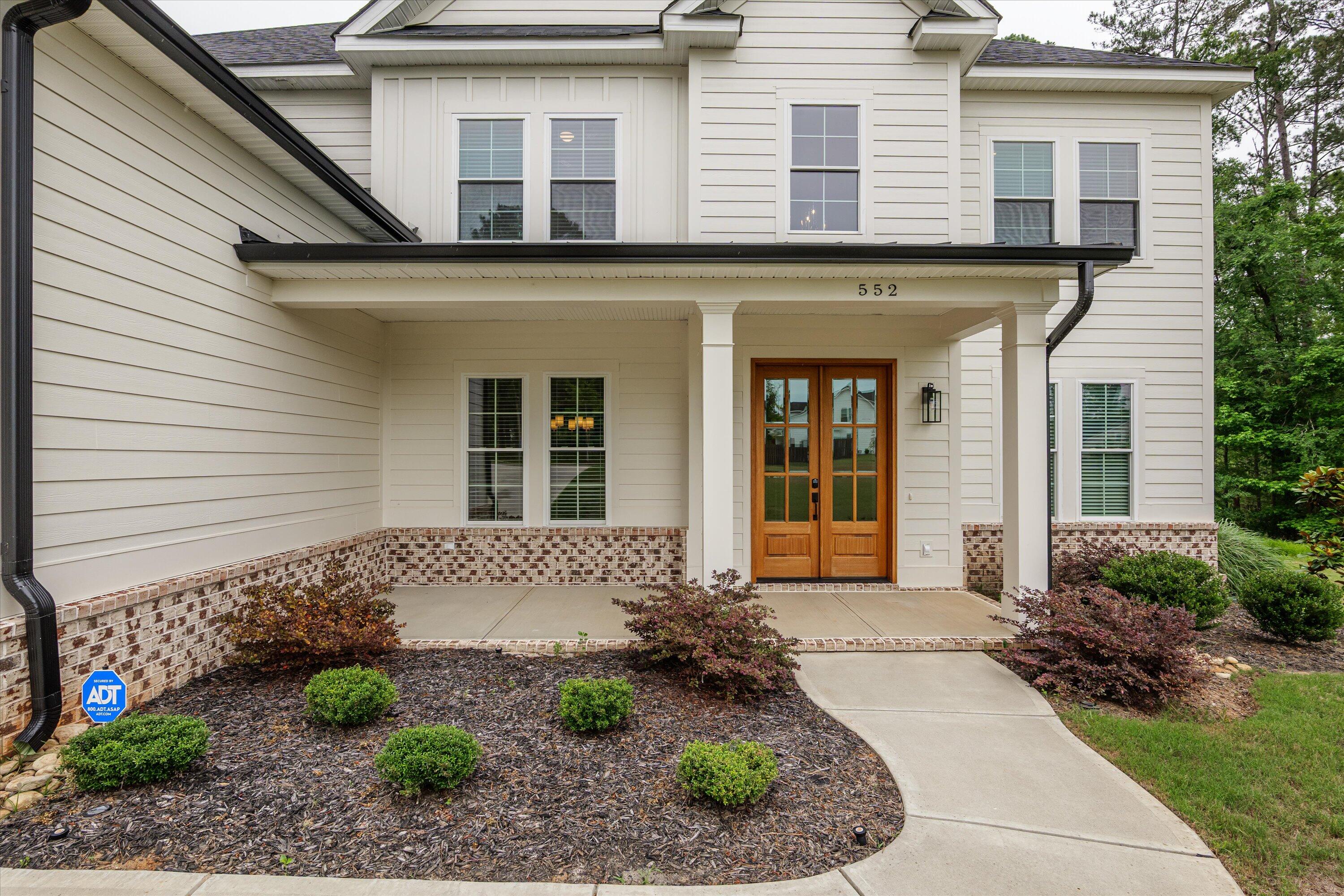 552 River Oaks Lane