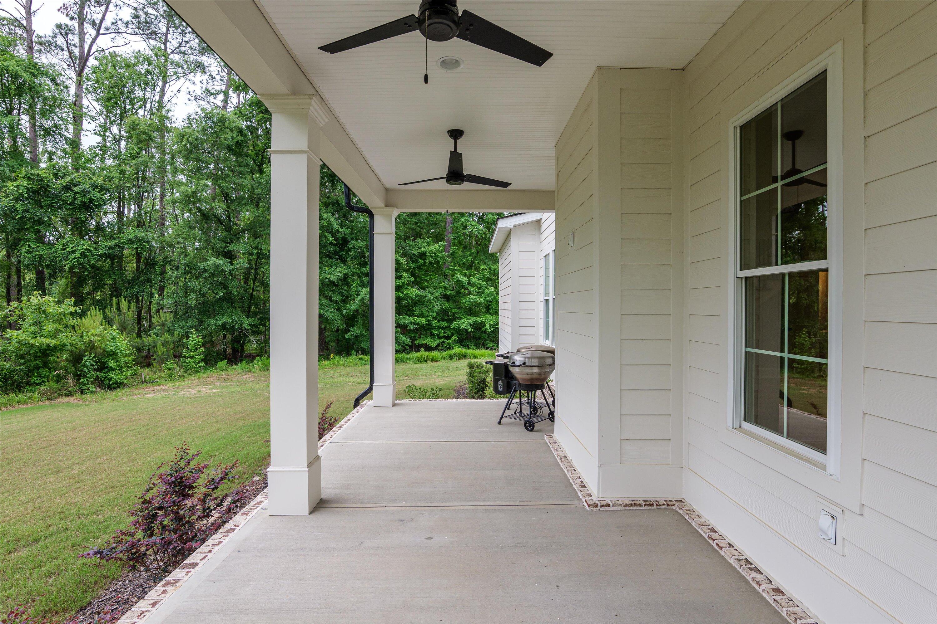 552 River Oaks Lane