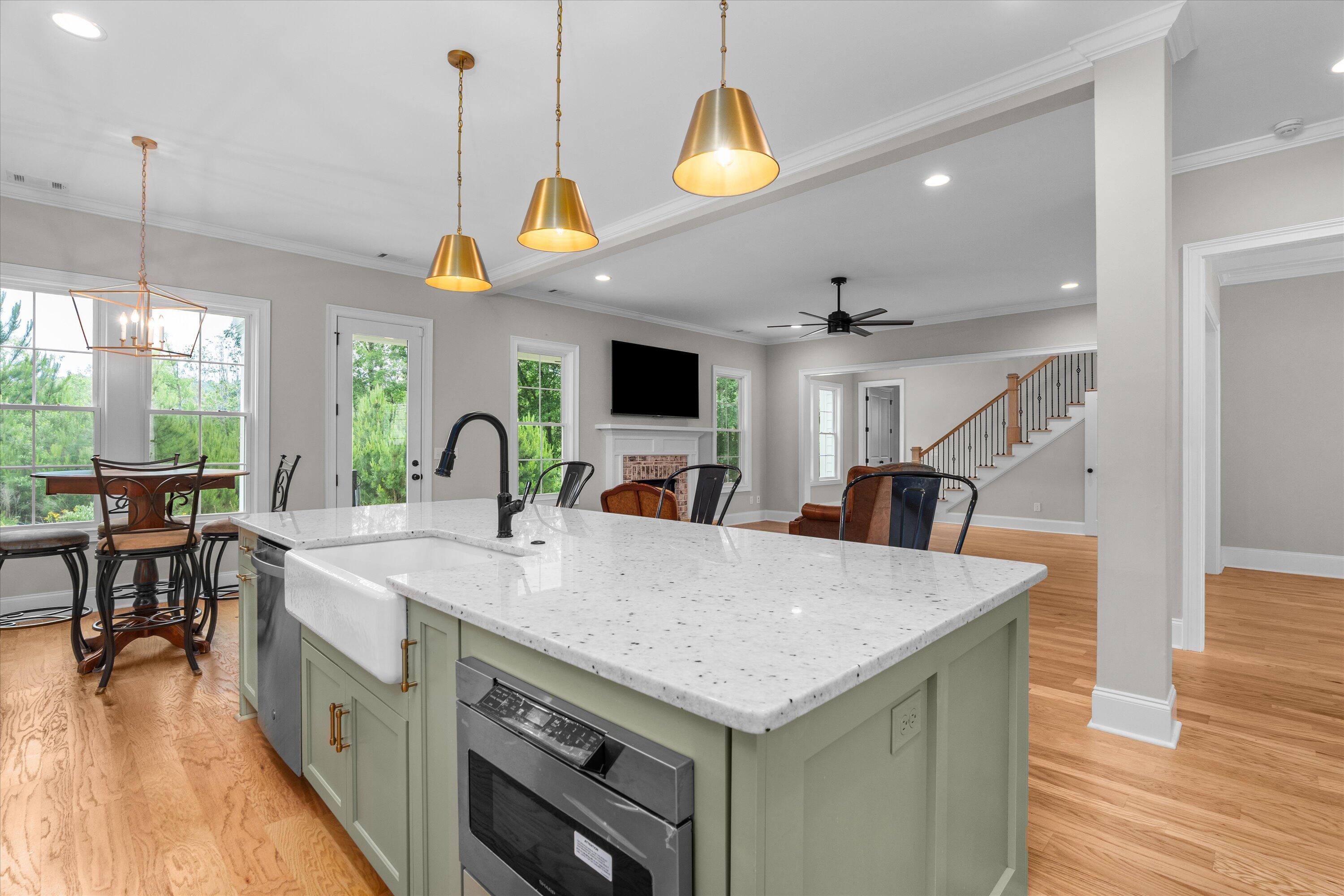 552 River Oaks Lane