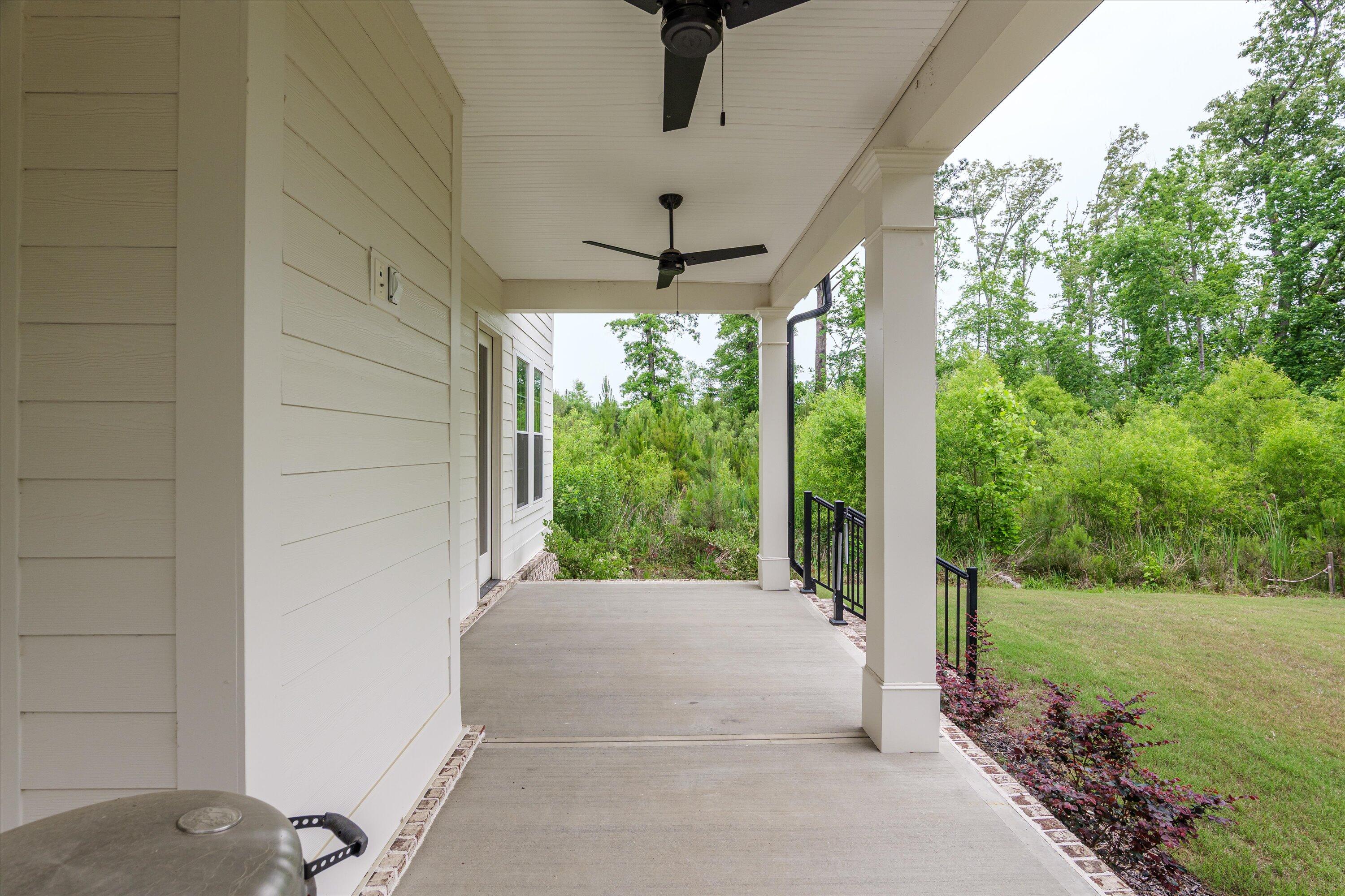 552 River Oaks Lane