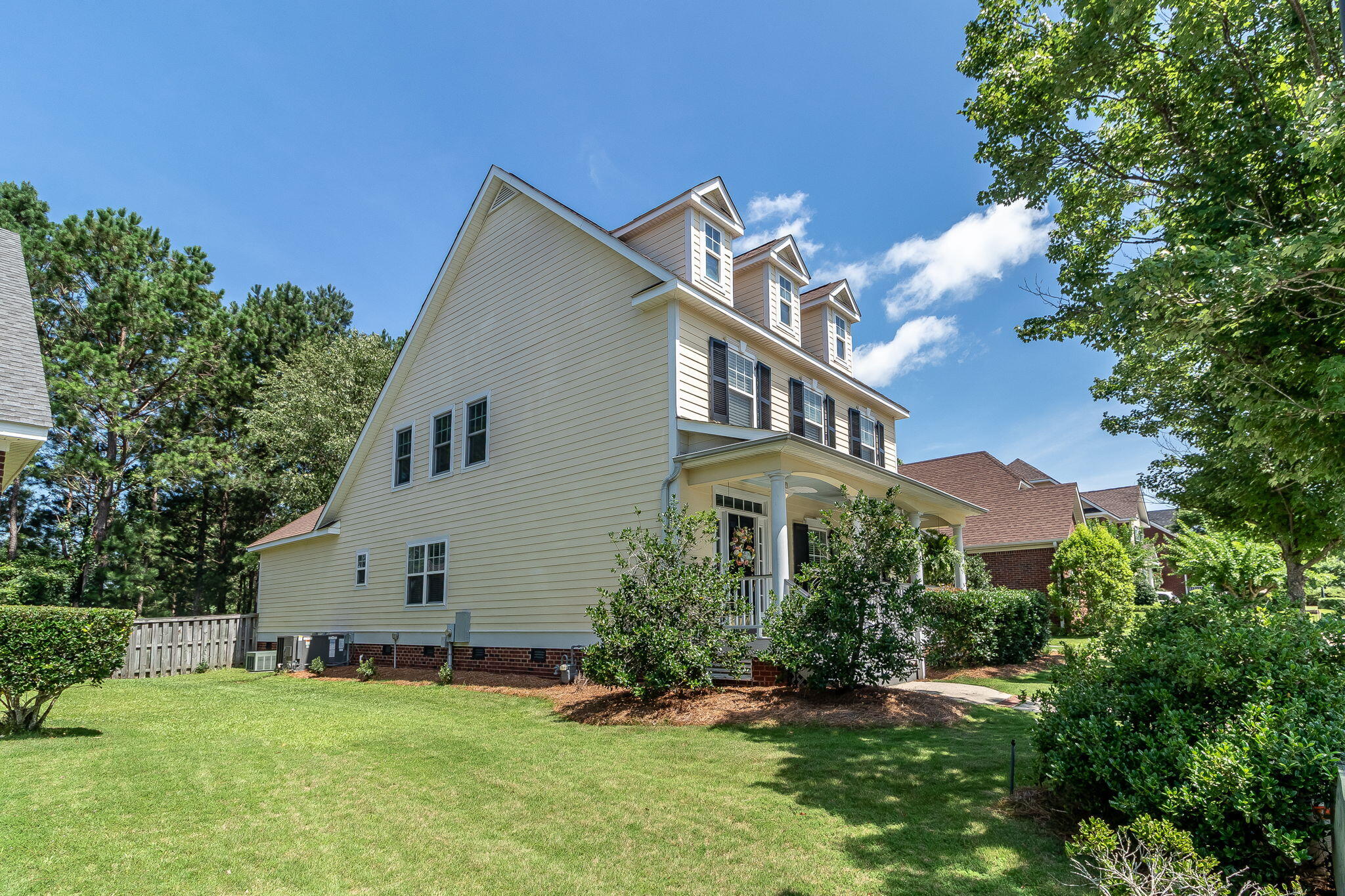 211 Oleander Trail