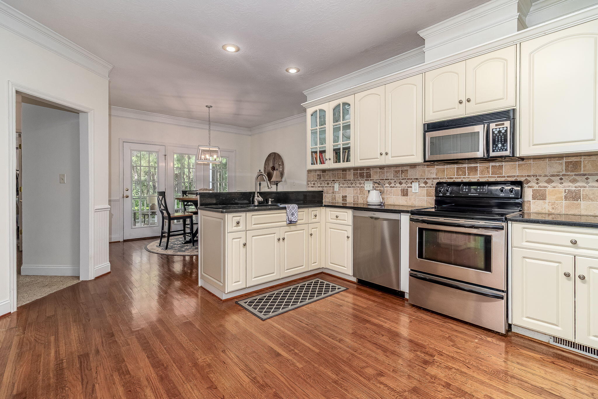 211 Oleander Trail