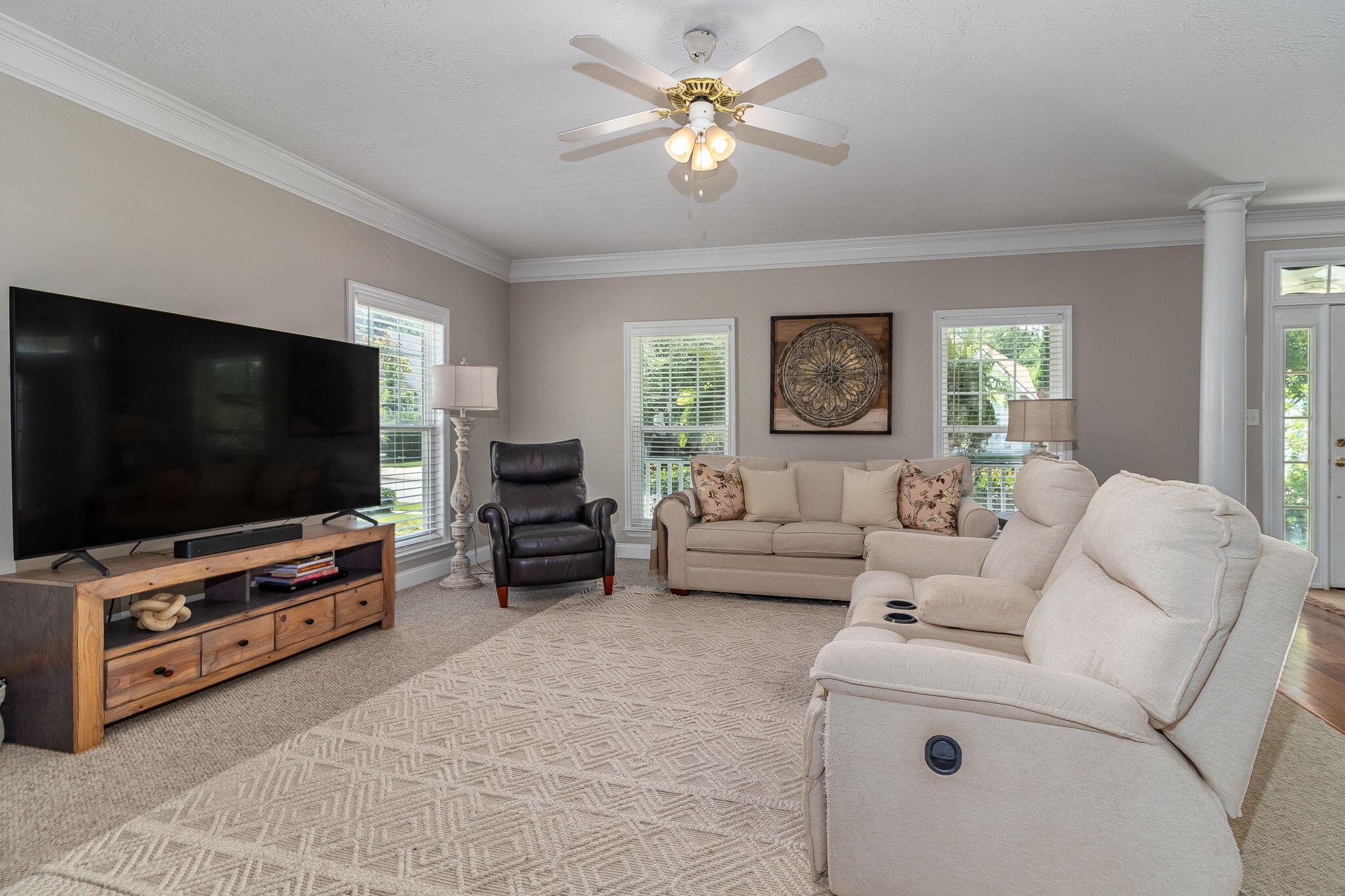 211 Oleander Trail