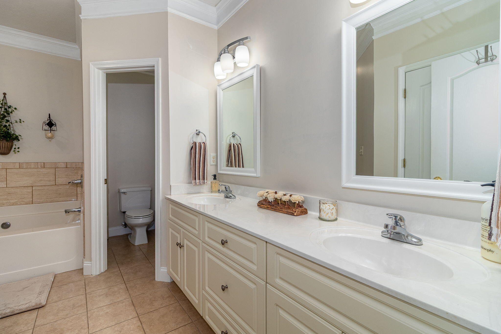 211 Oleander Trail