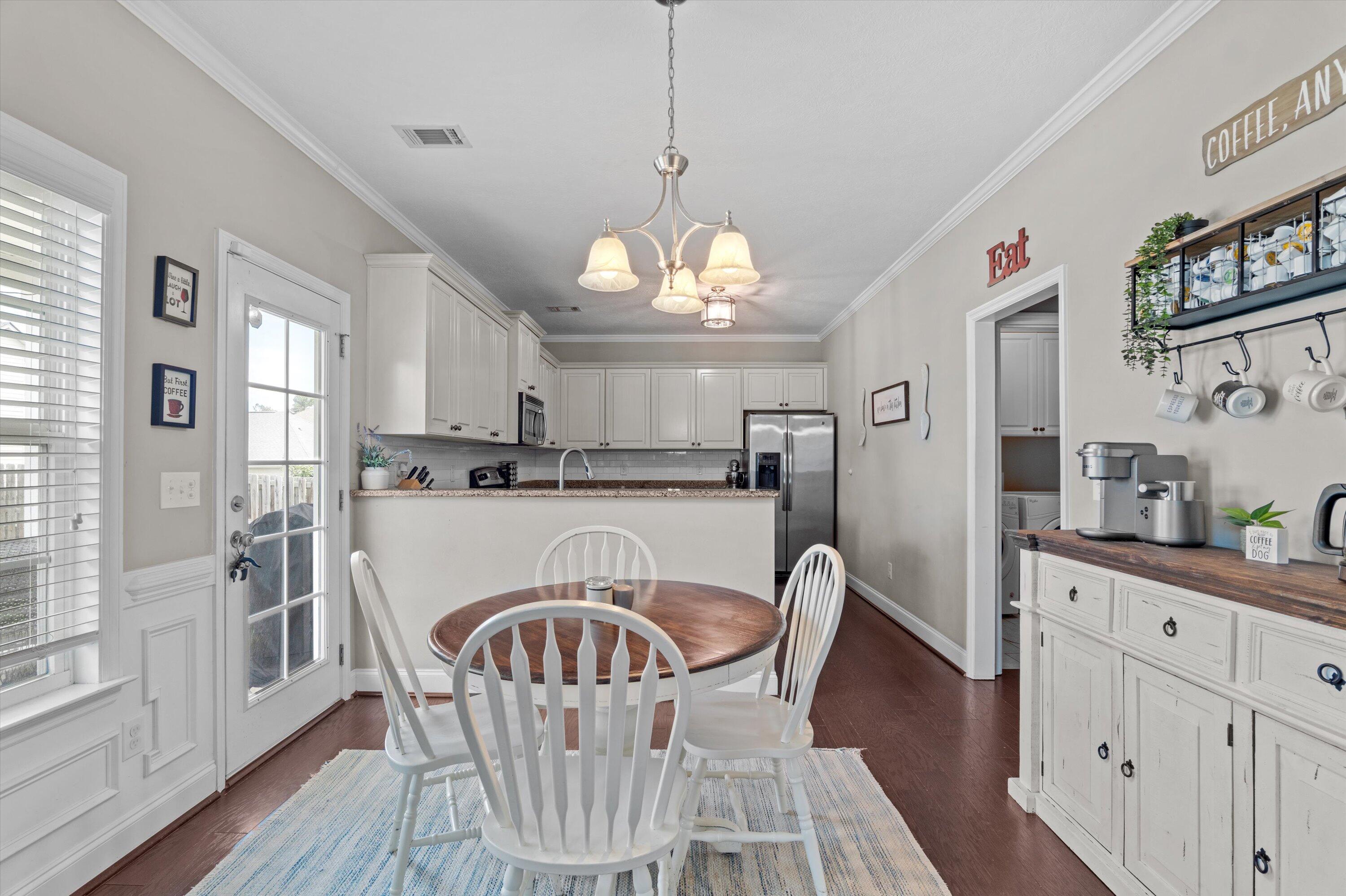 2515 Kari Lane