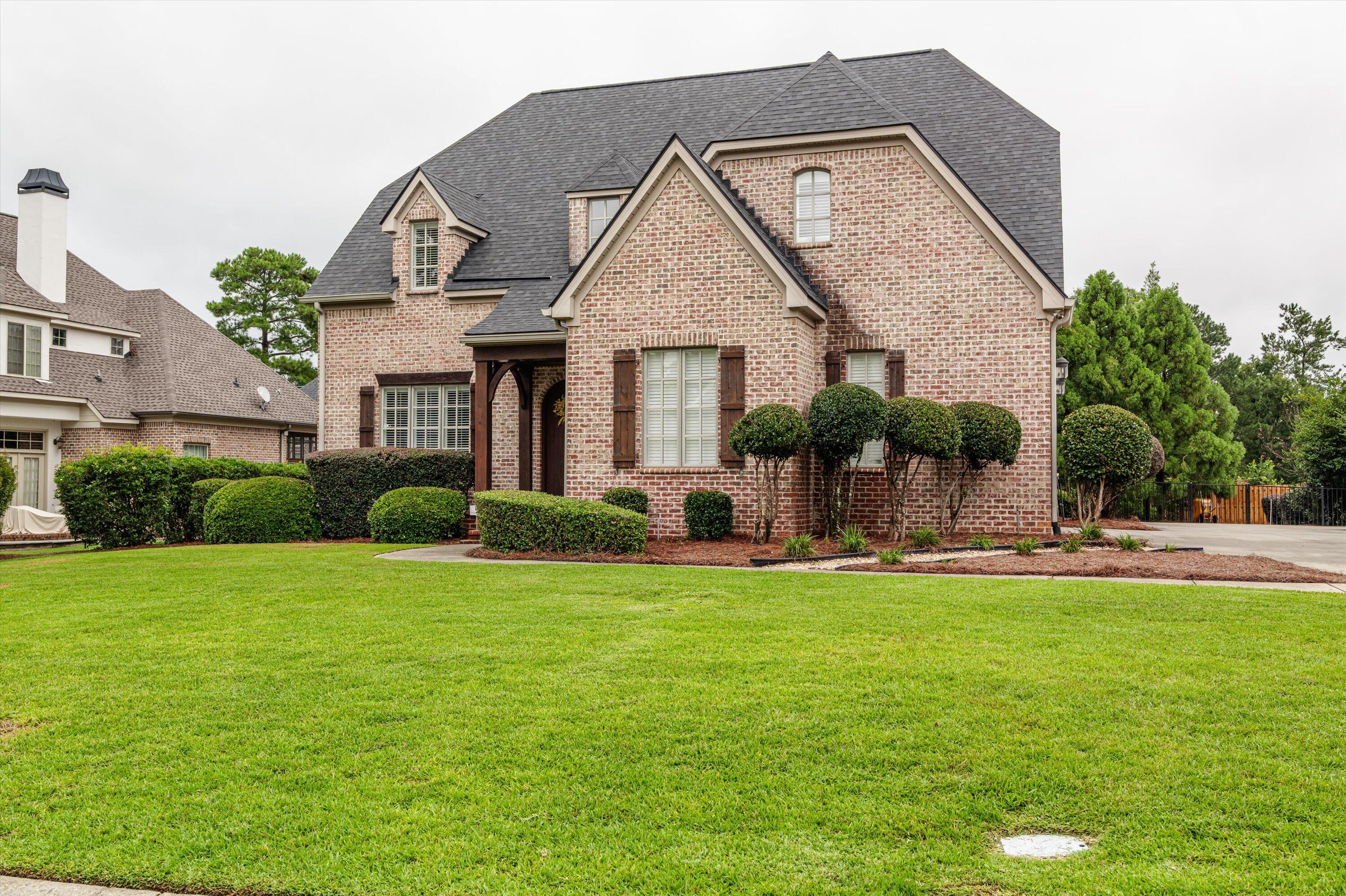 1013 Emerald Place