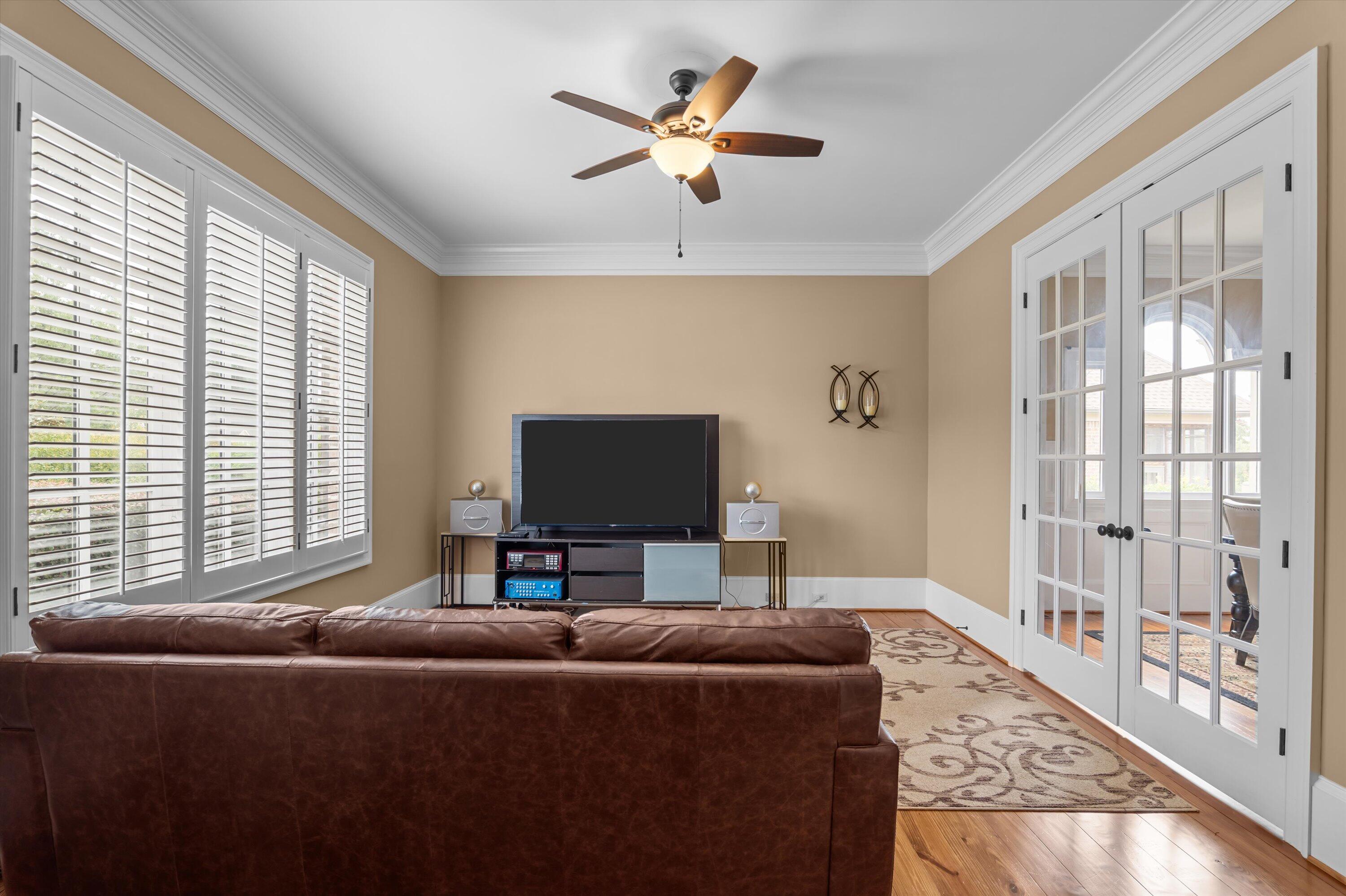 1013 Emerald Place