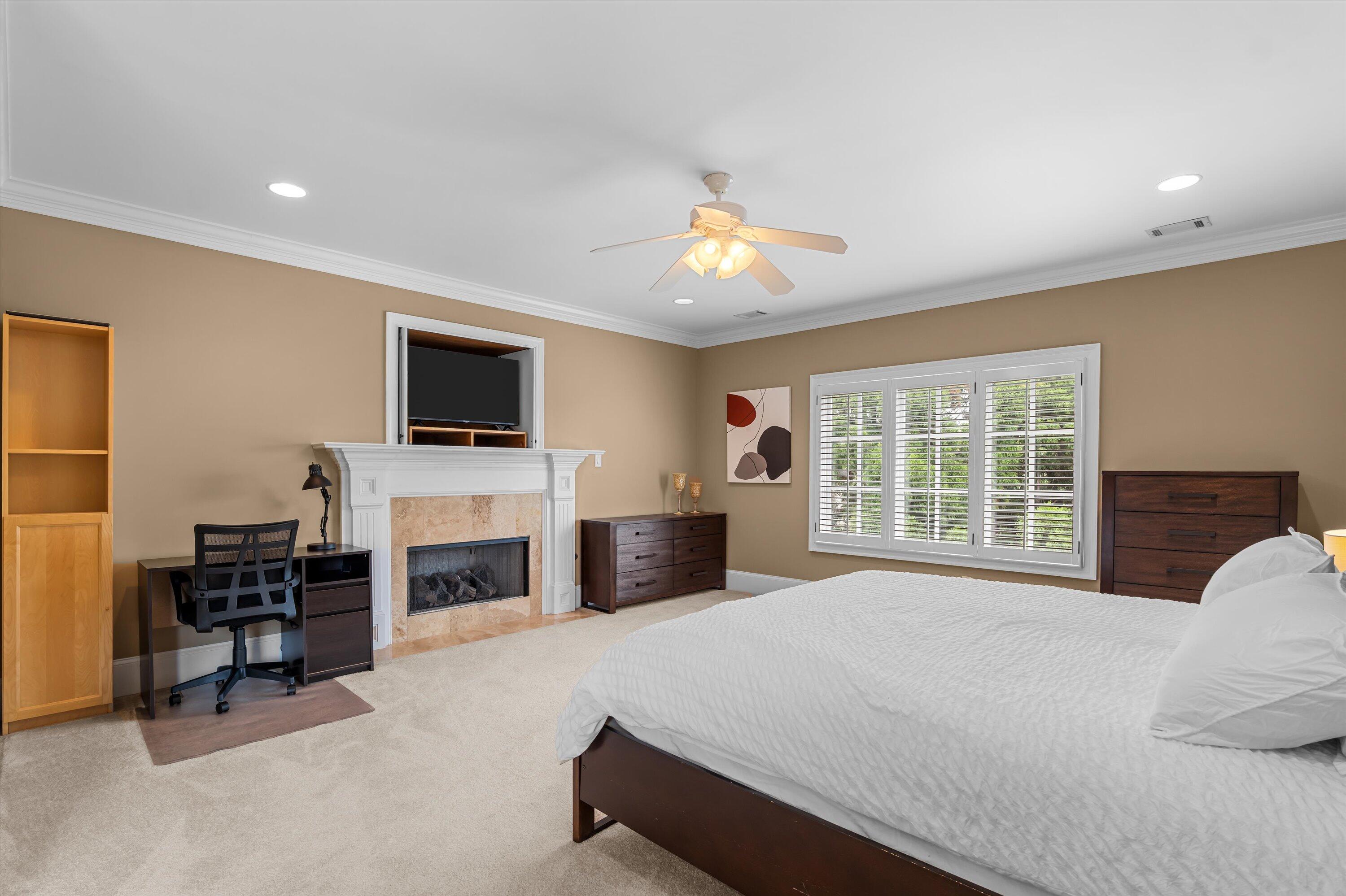 1013 Emerald Place