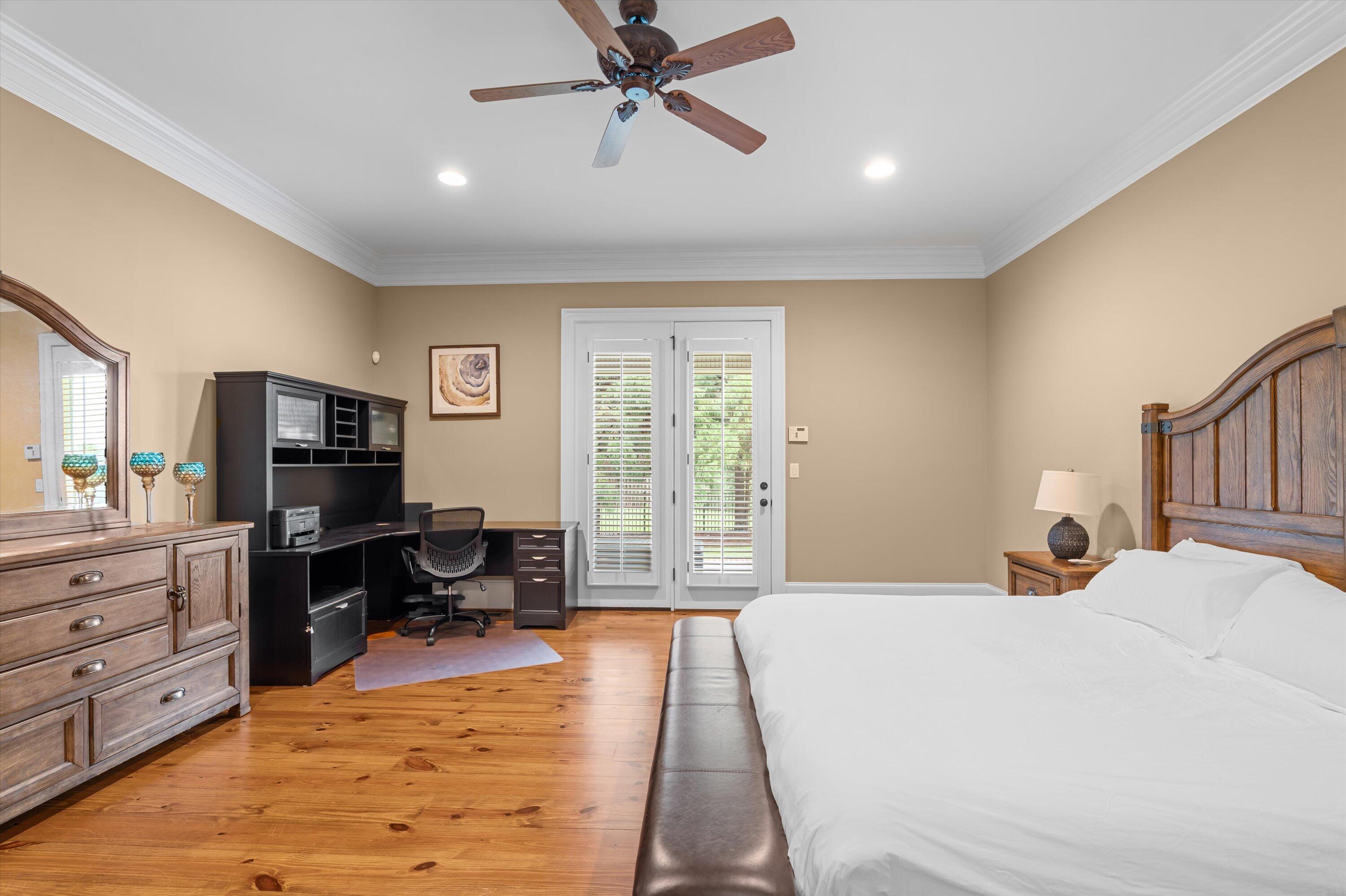 1013 Emerald Place