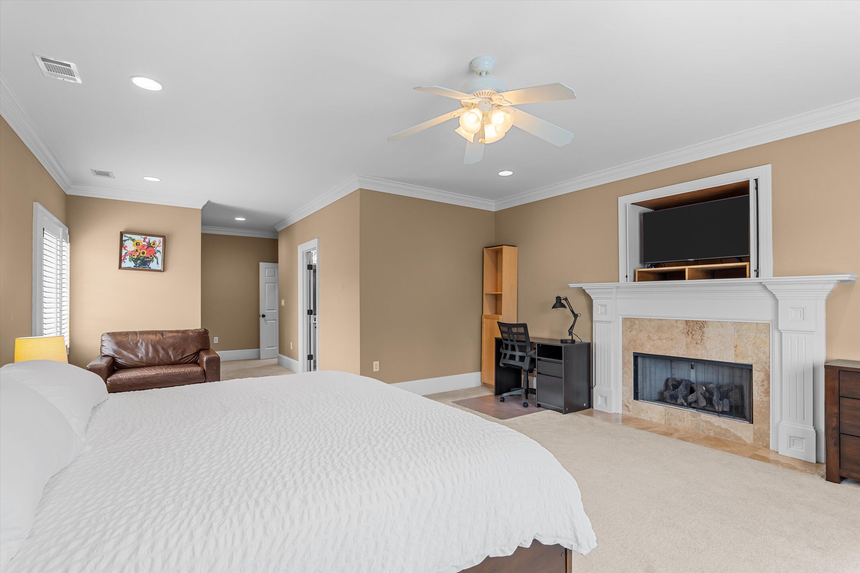 1013 Emerald Place
