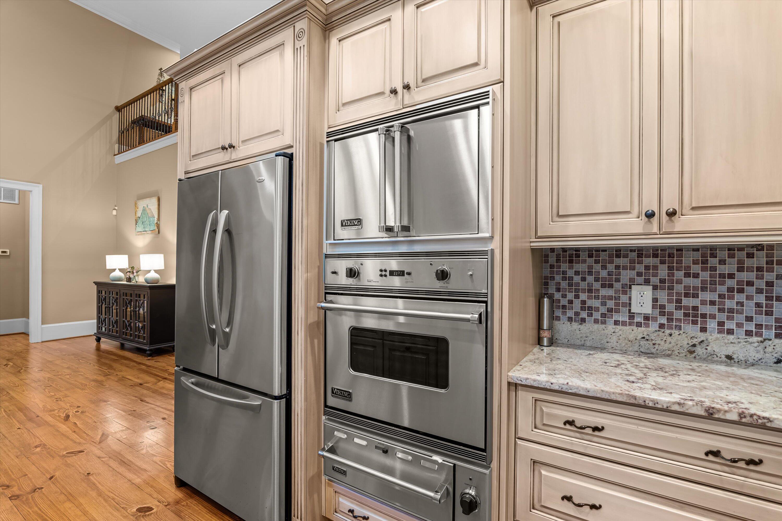1013 Emerald Place