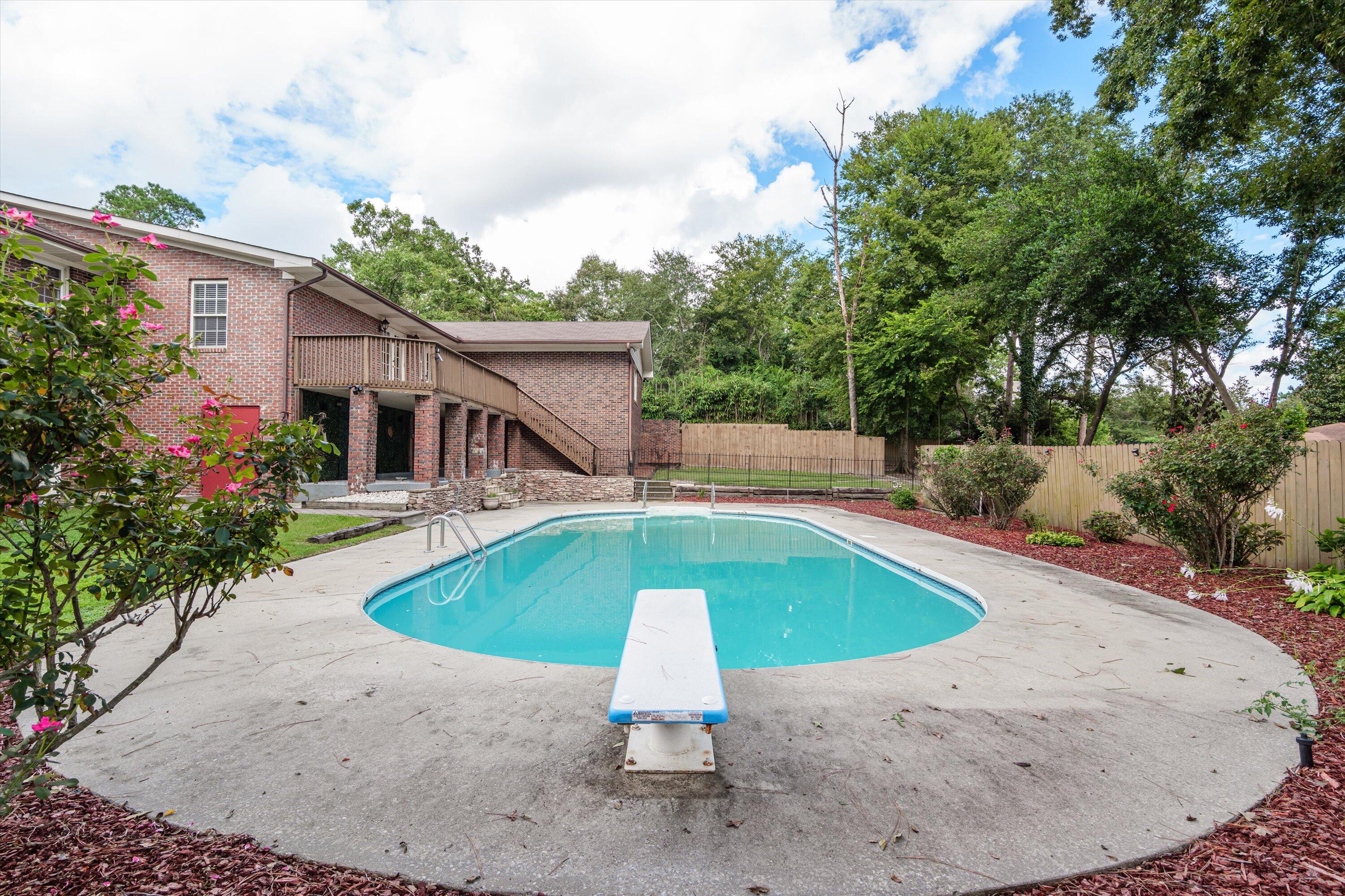 117 Ridgecrest Road