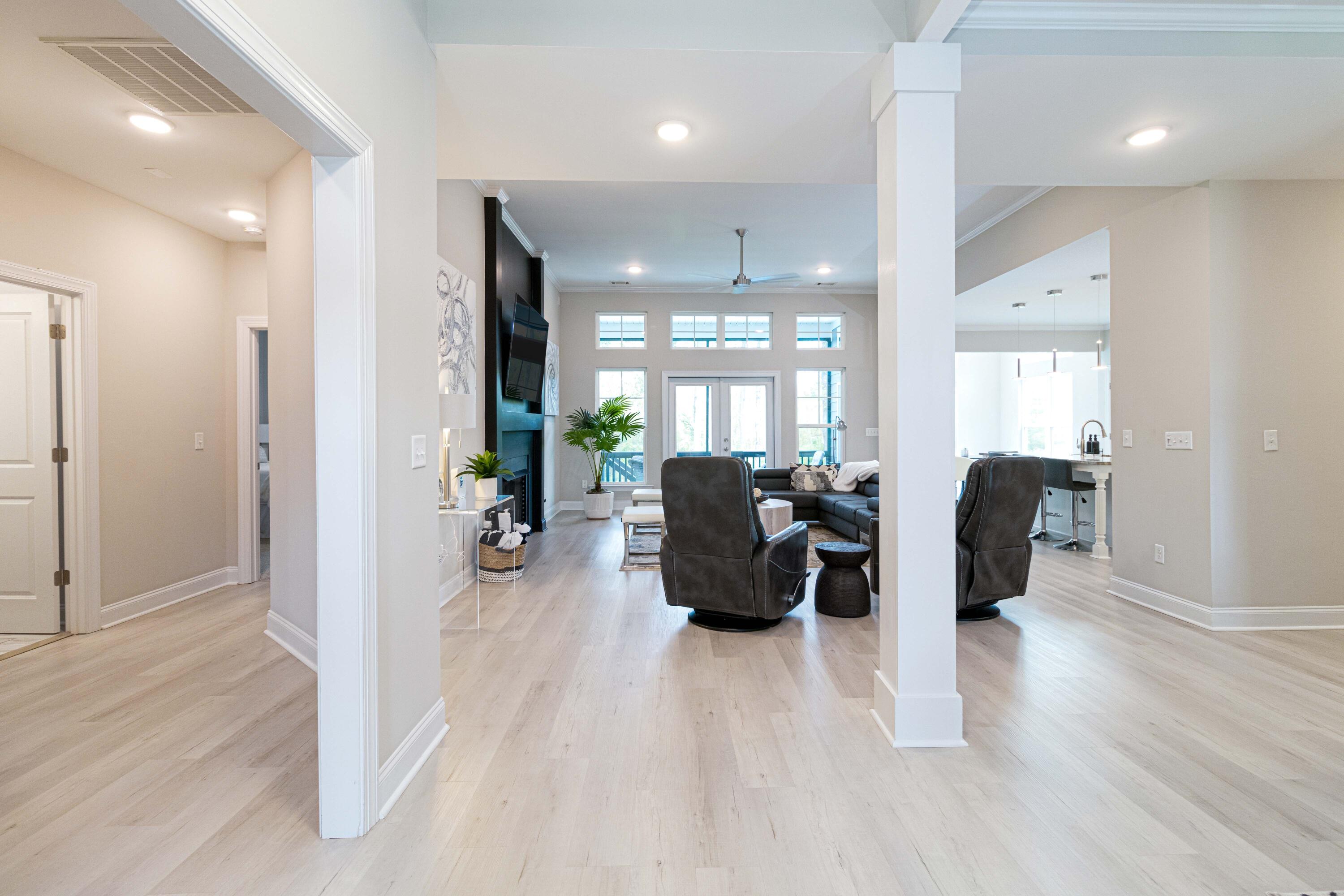 555 Rivernorth Dr.