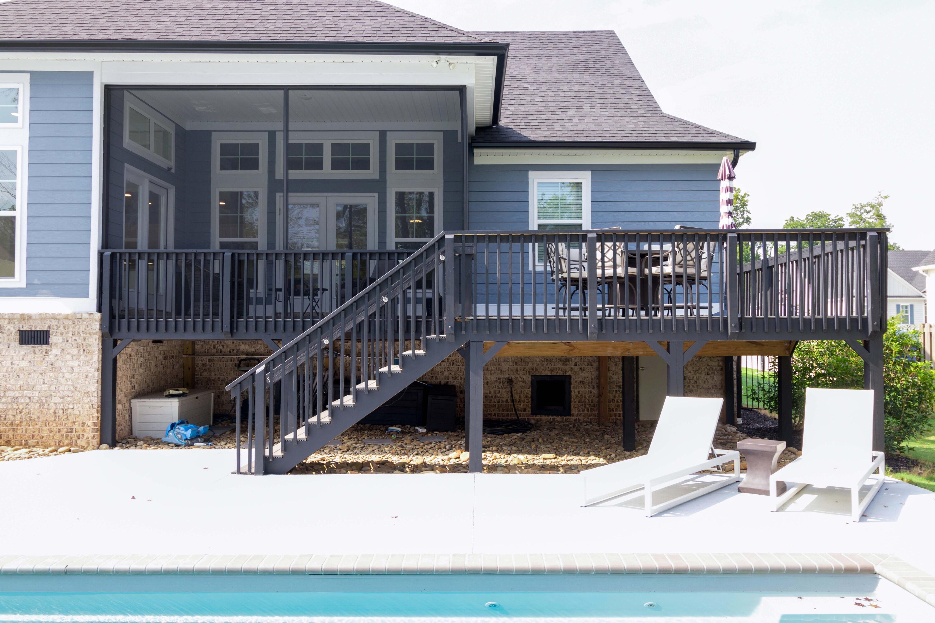 555 Rivernorth Dr.