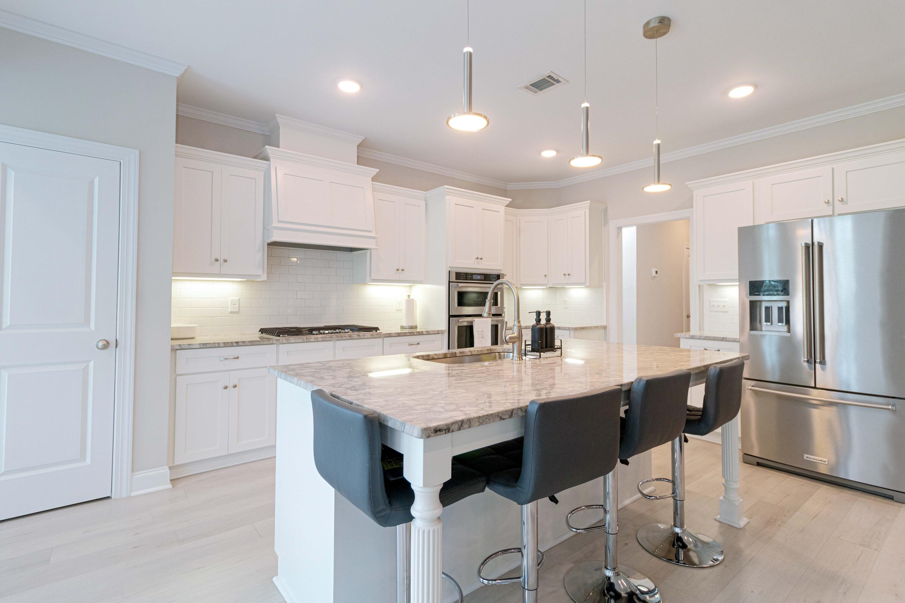 555 Rivernorth Dr.