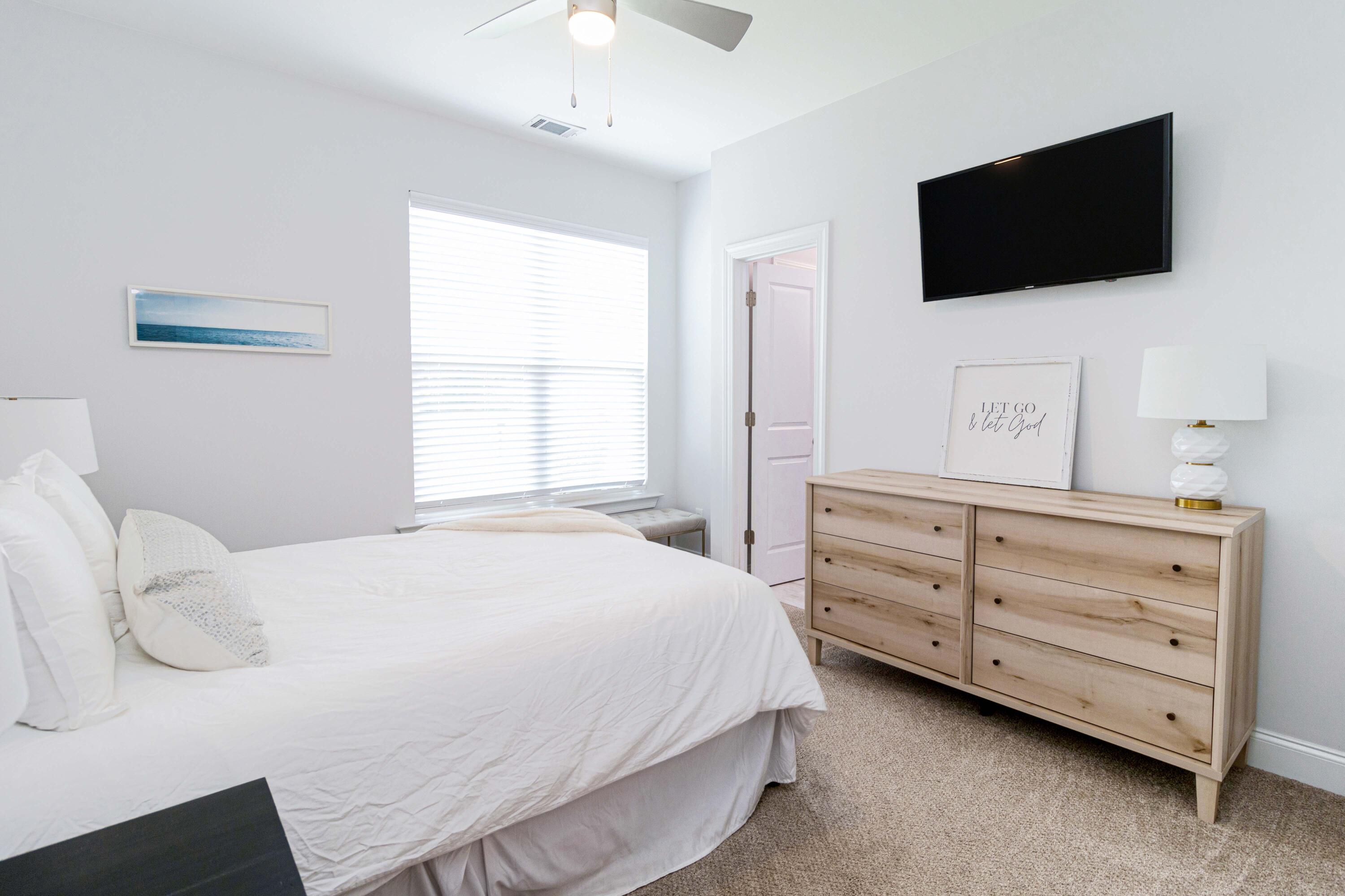 555 Rivernorth Dr.
