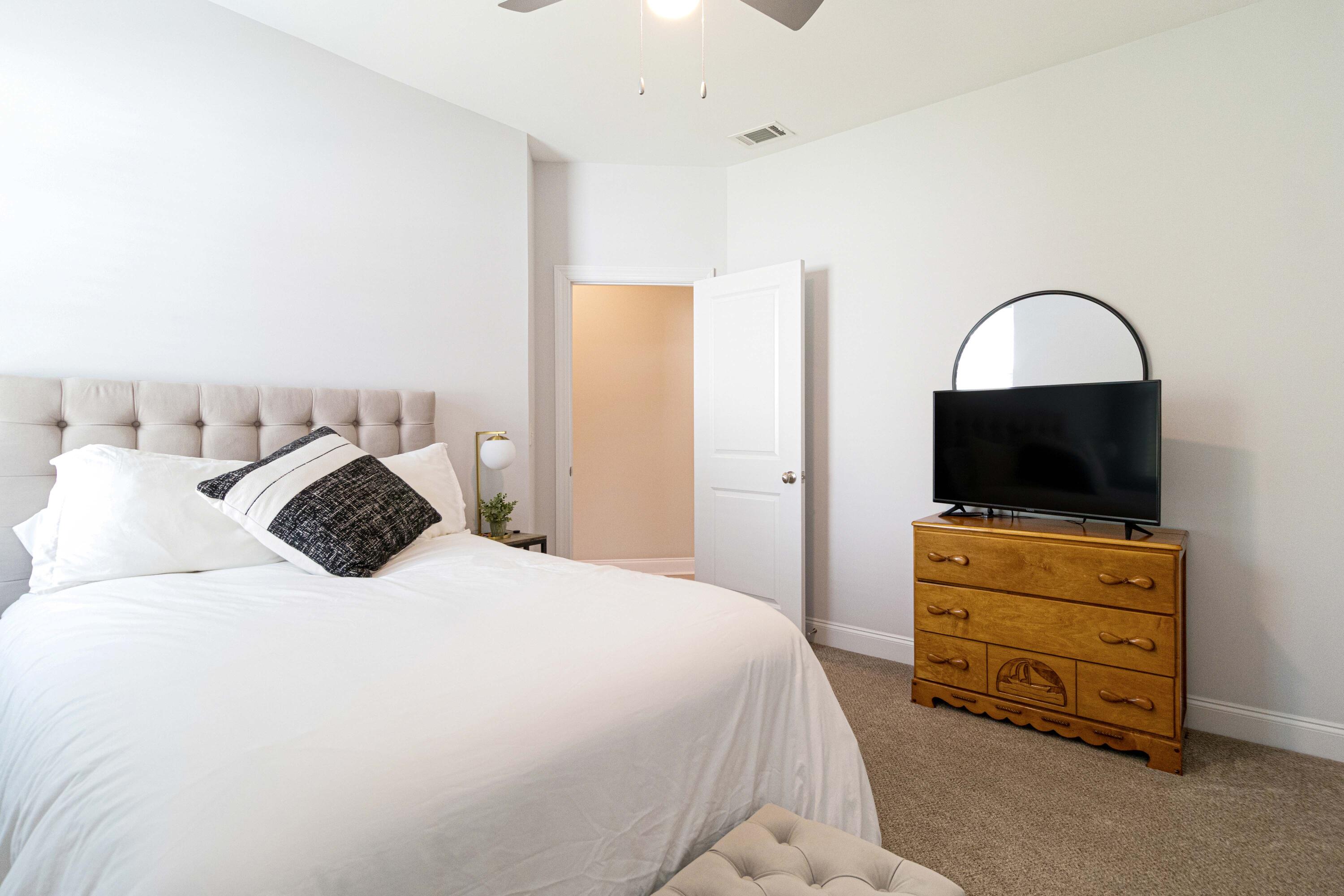 555 Rivernorth Dr.