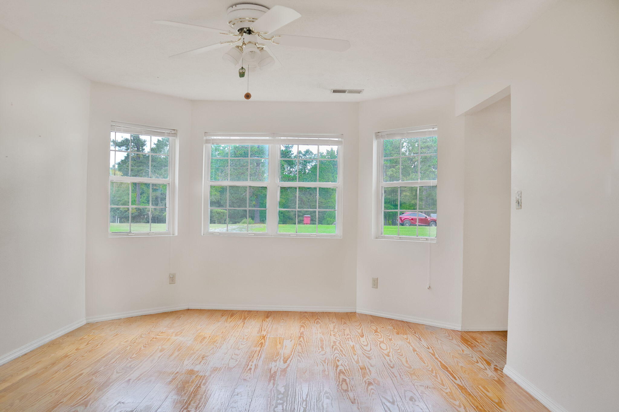 1085 Lake Dr.