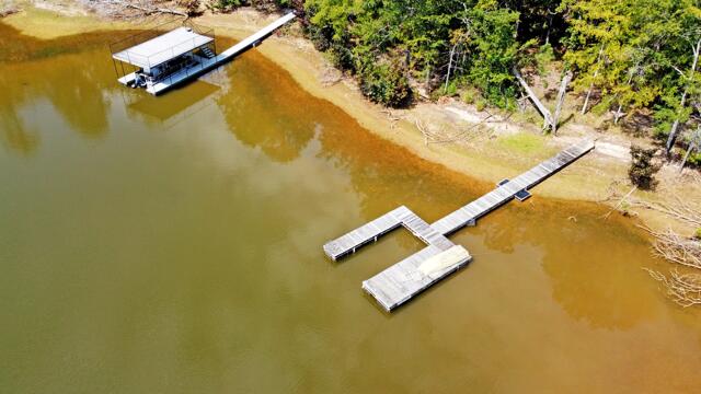 1085 Lake Dr.