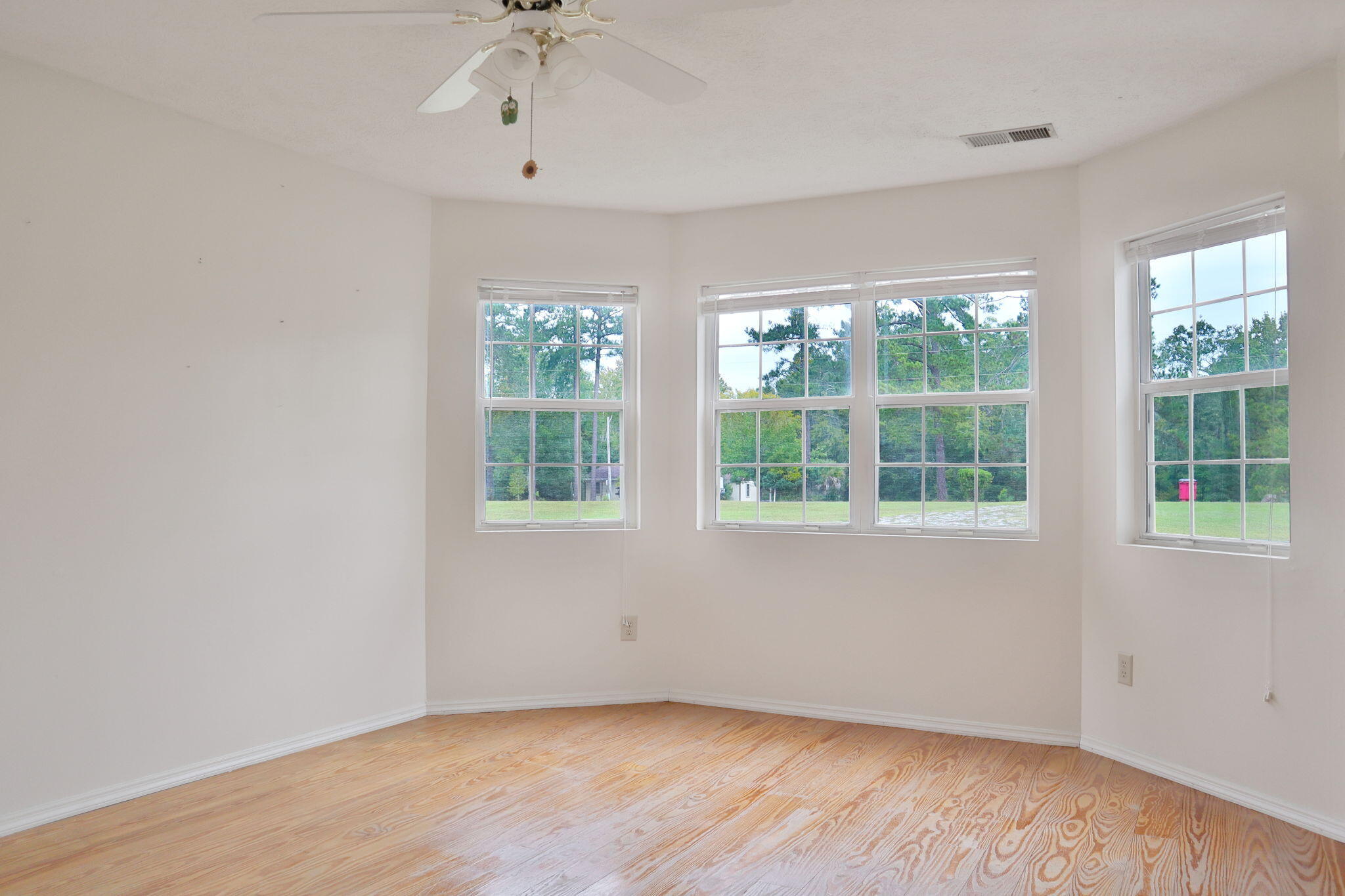 1085 Lake Dr.