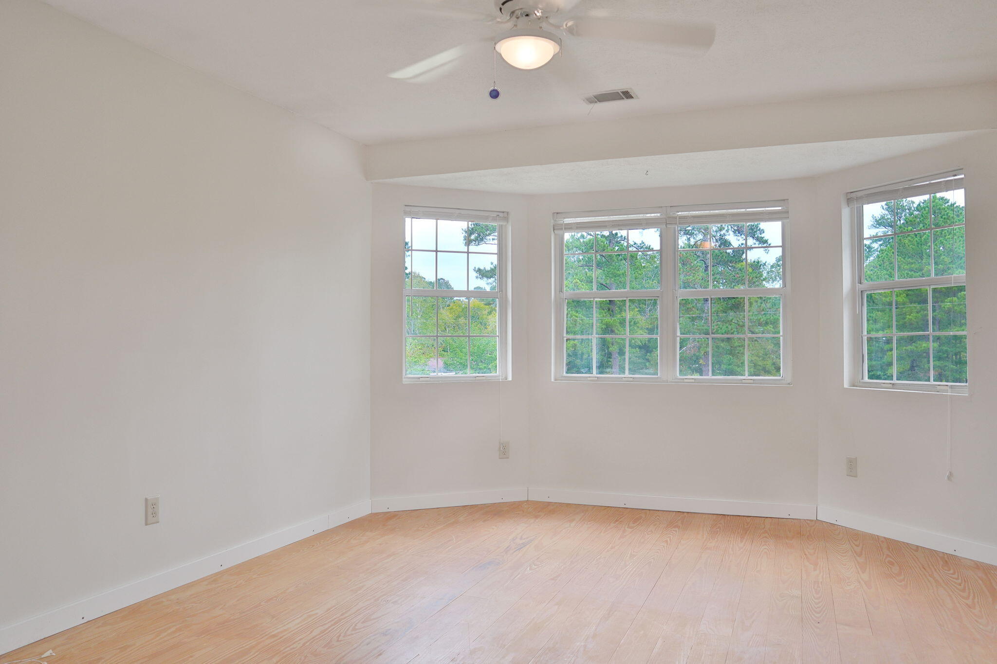 1085 Lake Dr.